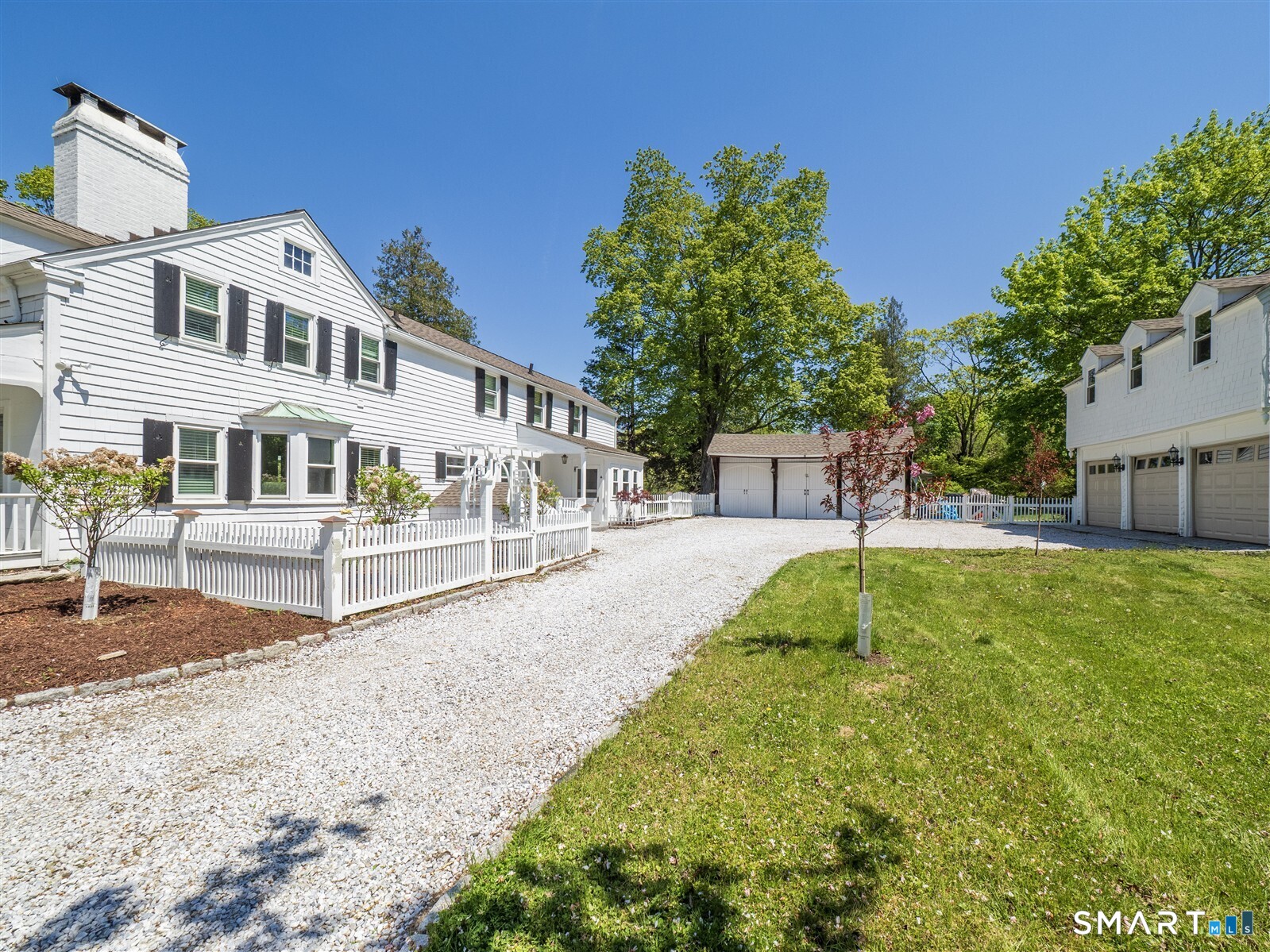 1090 Ridgefield Road