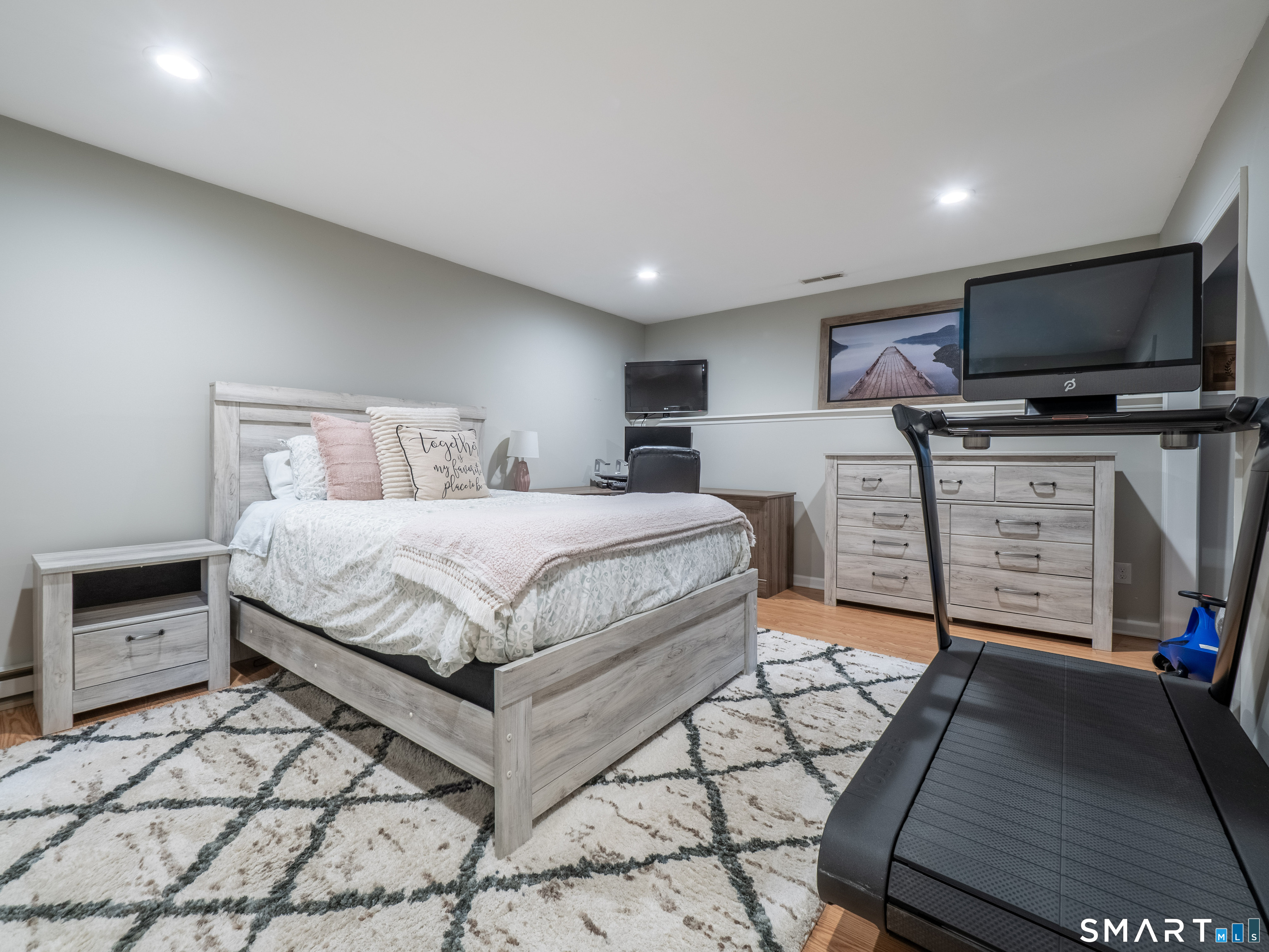 584 Hope Street 5