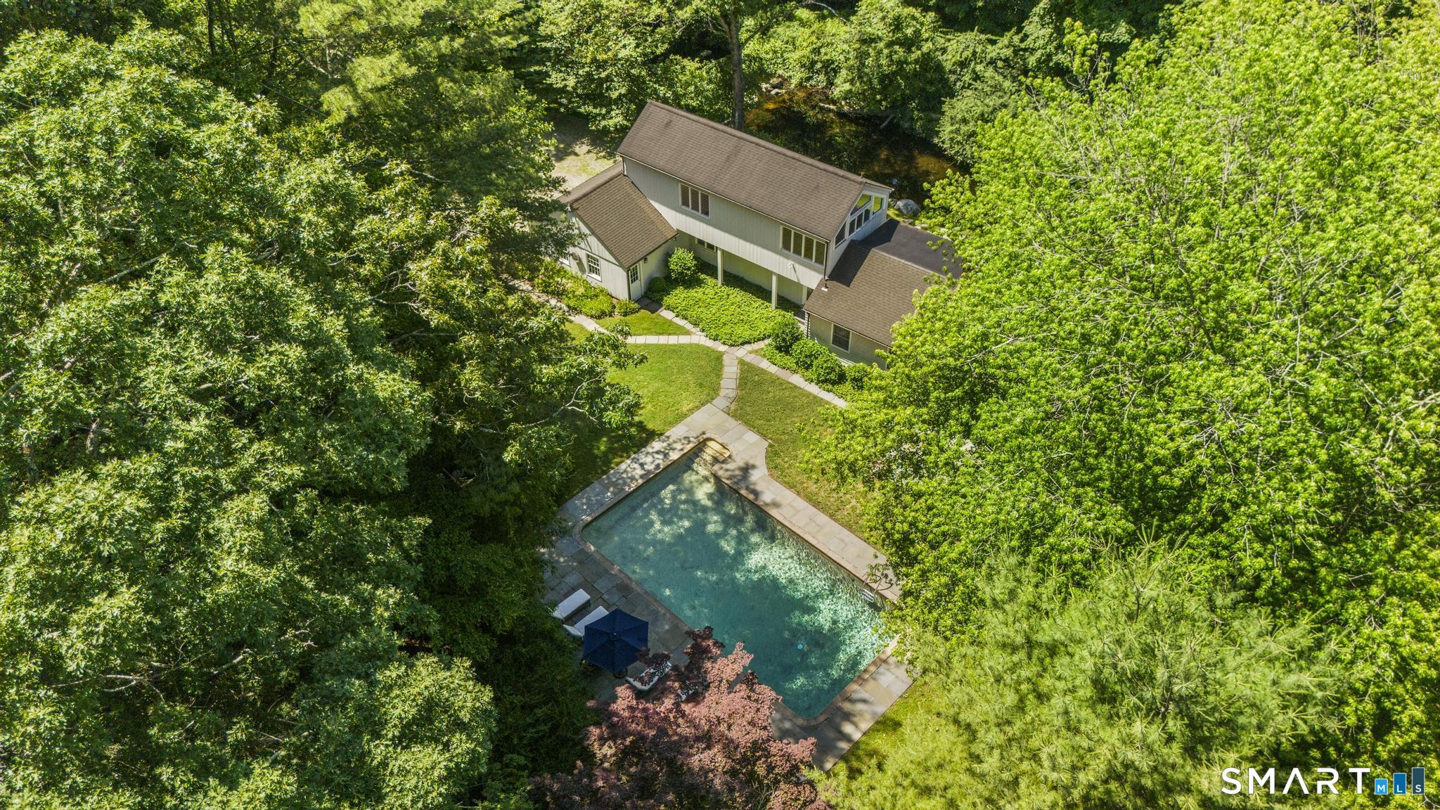 211 Newtown Turnpike