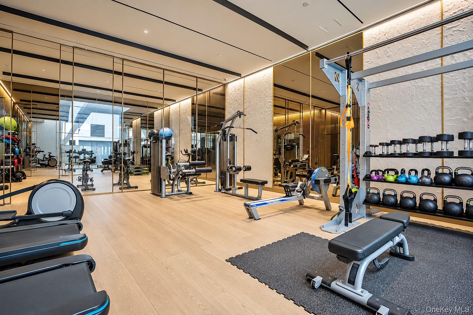 500 W 45th Street Unit: 209