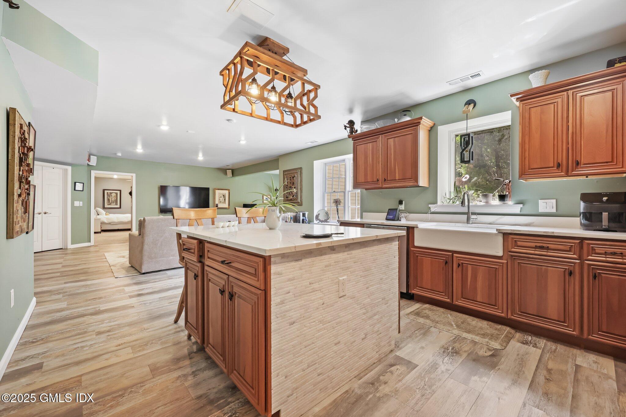 506 HUNTING RIDGE Road