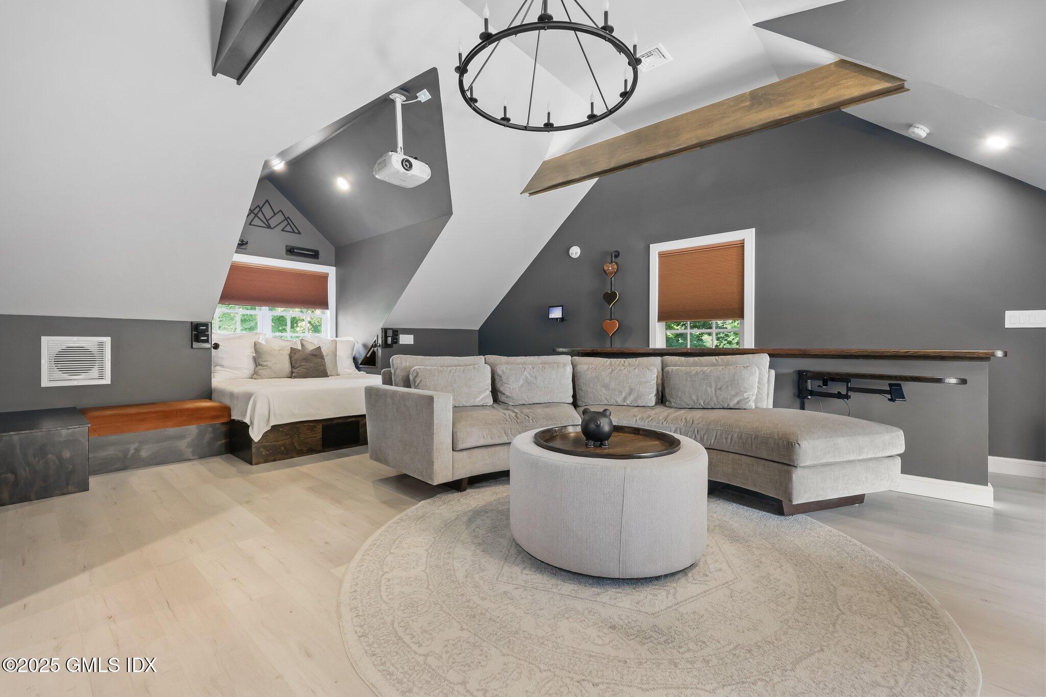 506 HUNTING RIDGE Road