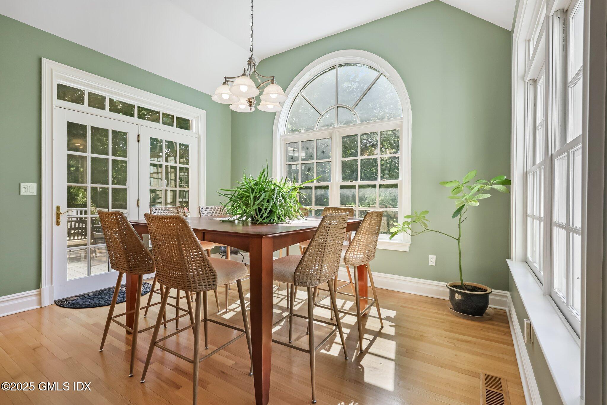 506 HUNTING RIDGE Road