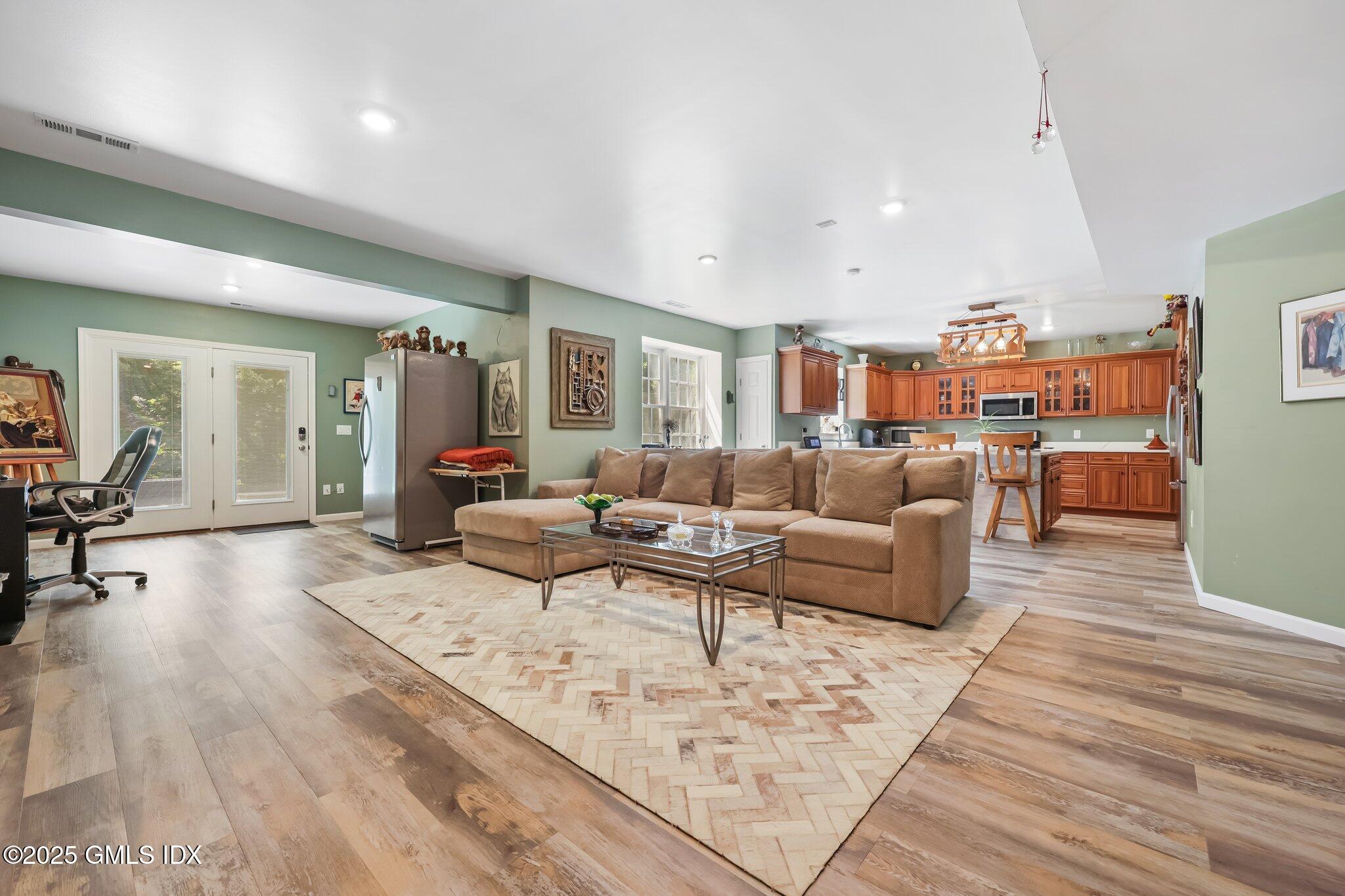 506 HUNTING RIDGE Road