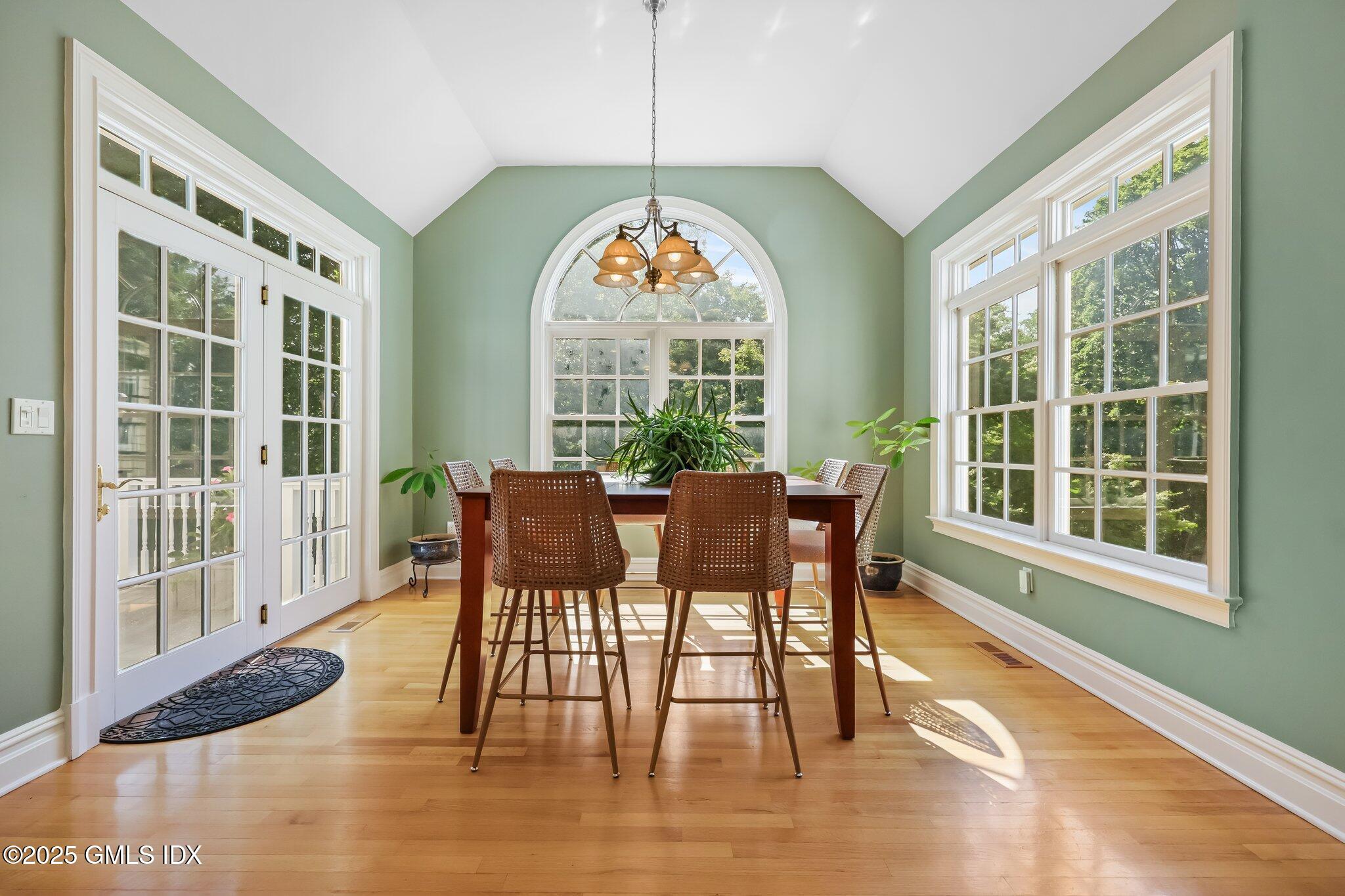 506 HUNTING RIDGE Road