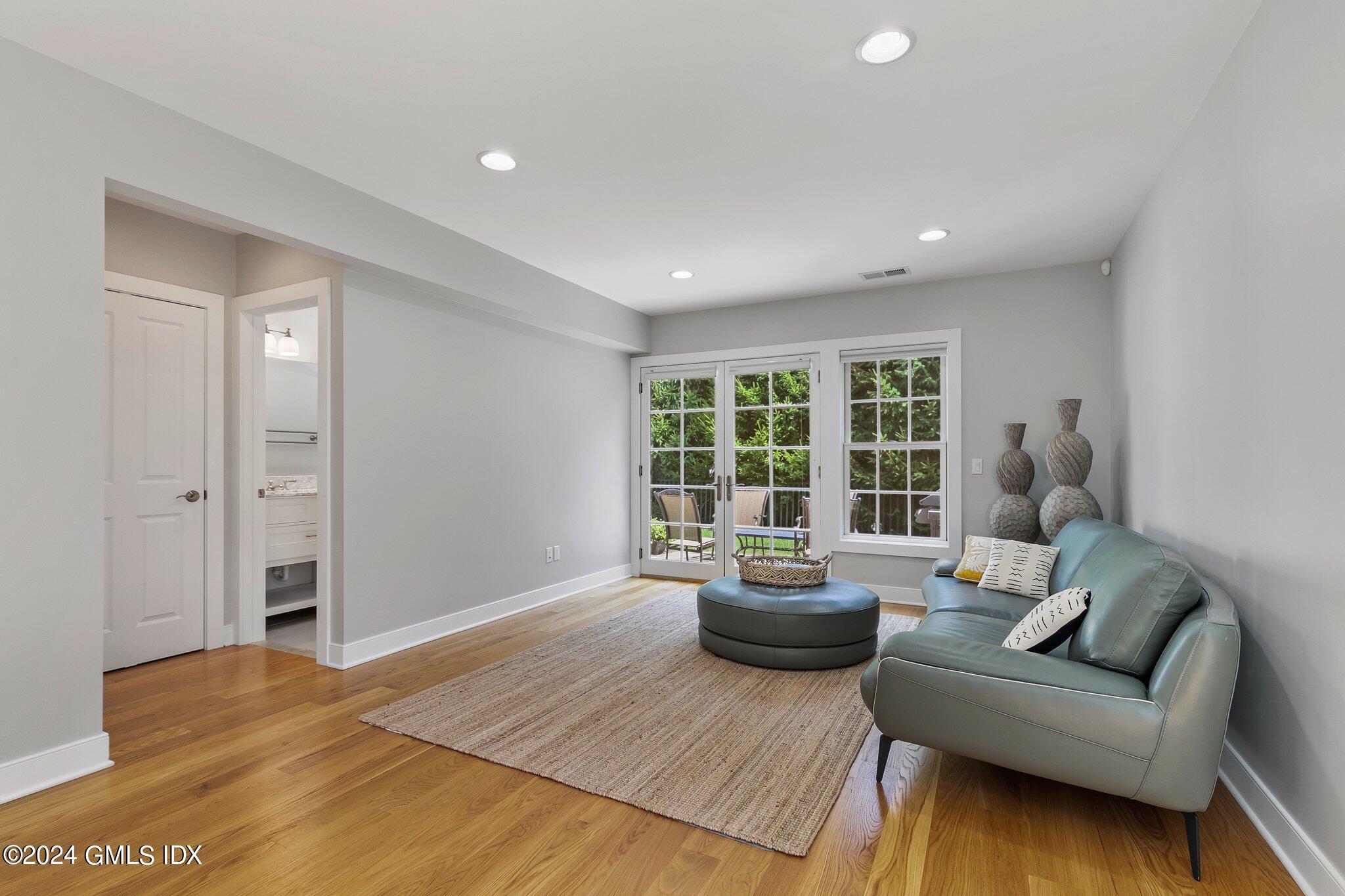 77 Havemeyer Lane, 101