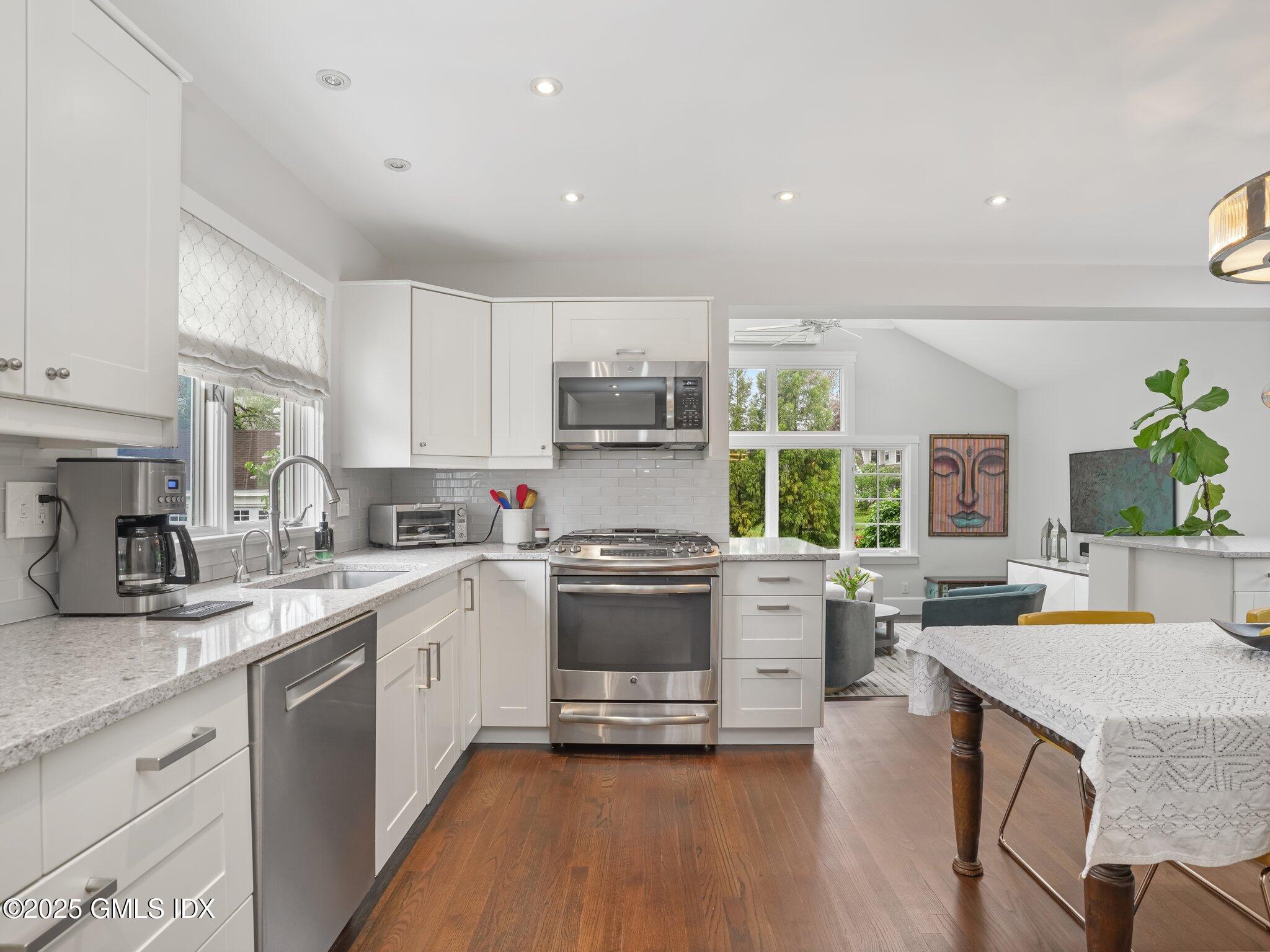 60 Lockwood Avenue