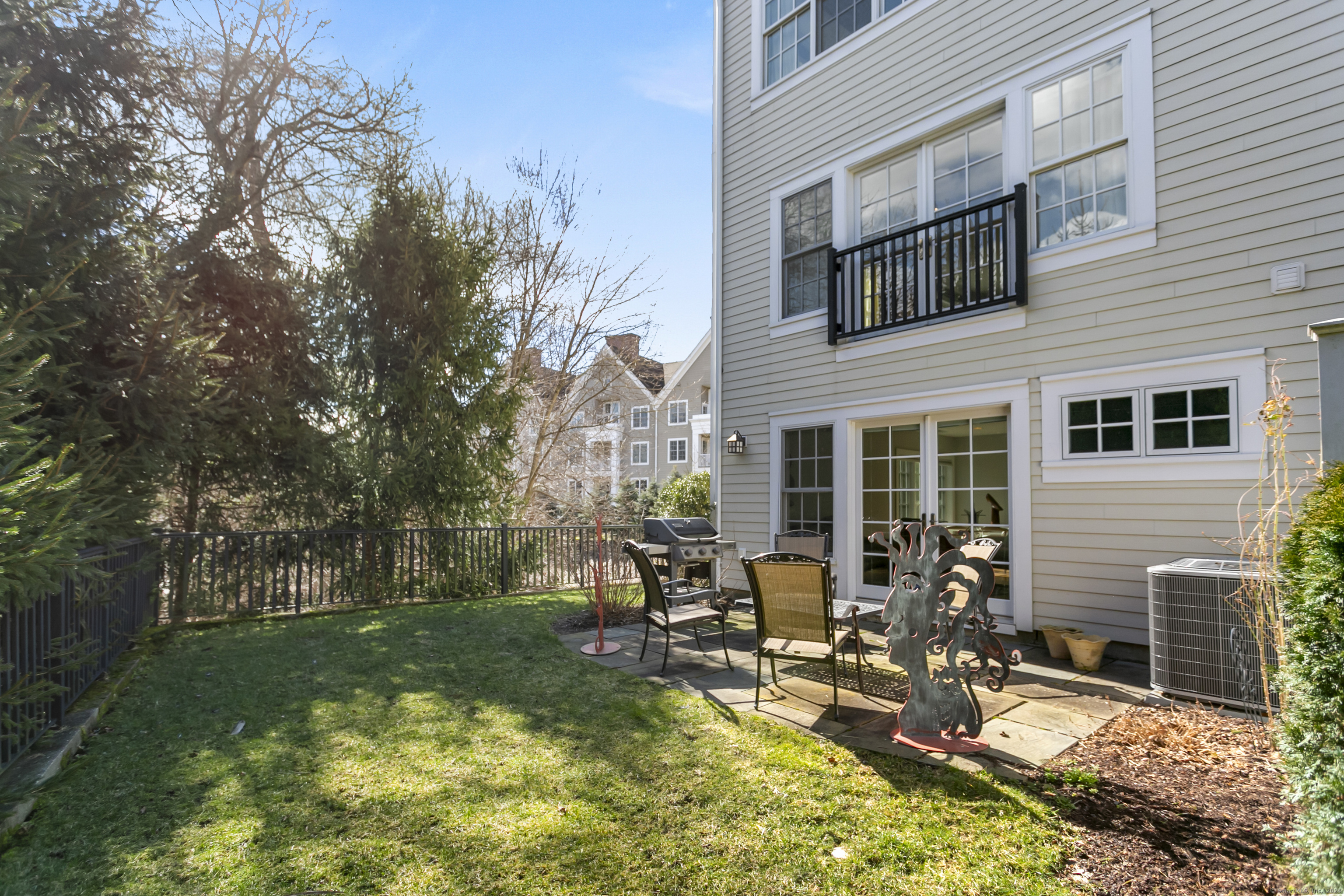 77 Havemeyer Lane 101