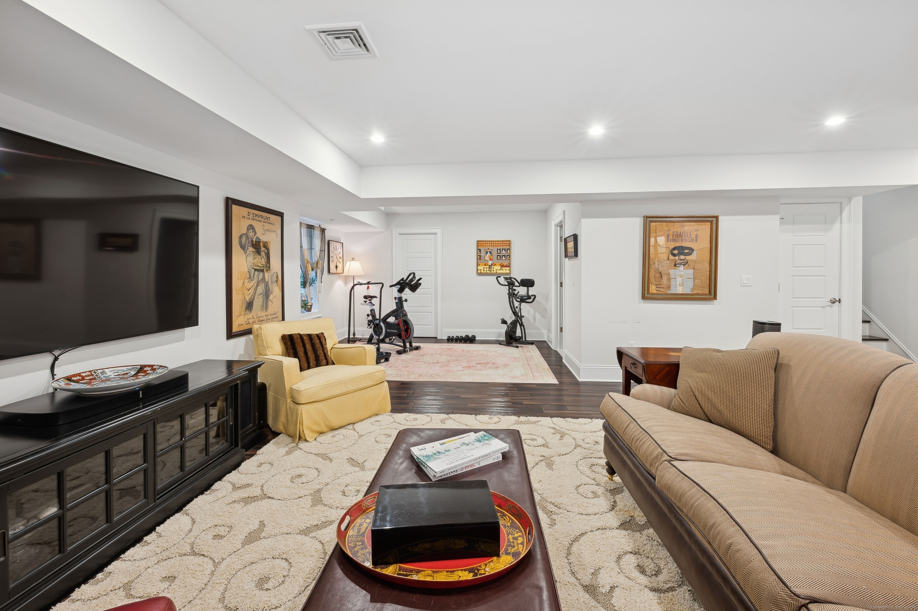 159 Colonial Road 11