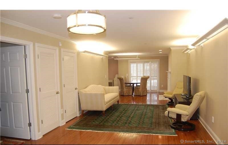 51 Forest Avenue 71