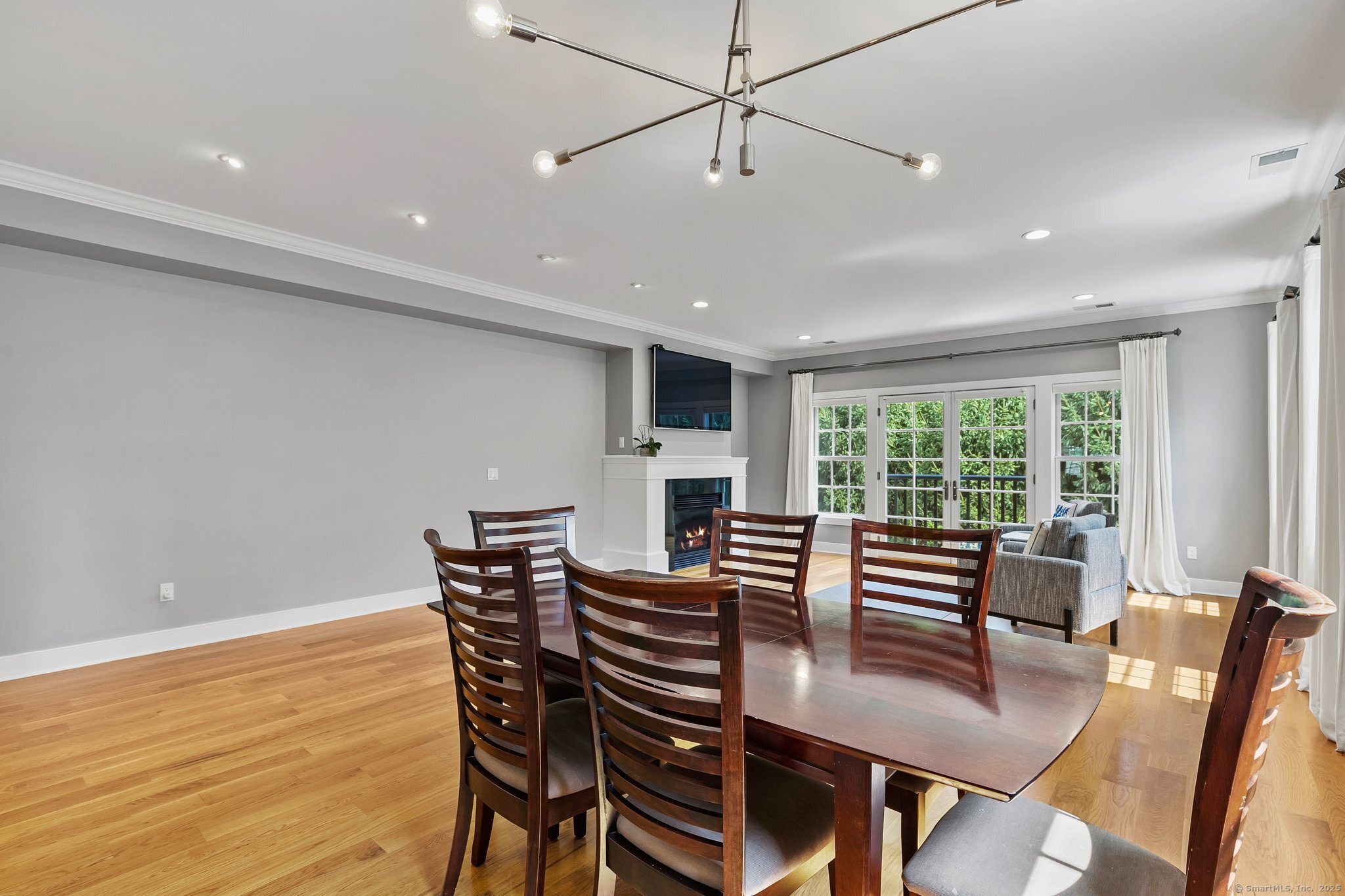77 Havemeyer Lane 101