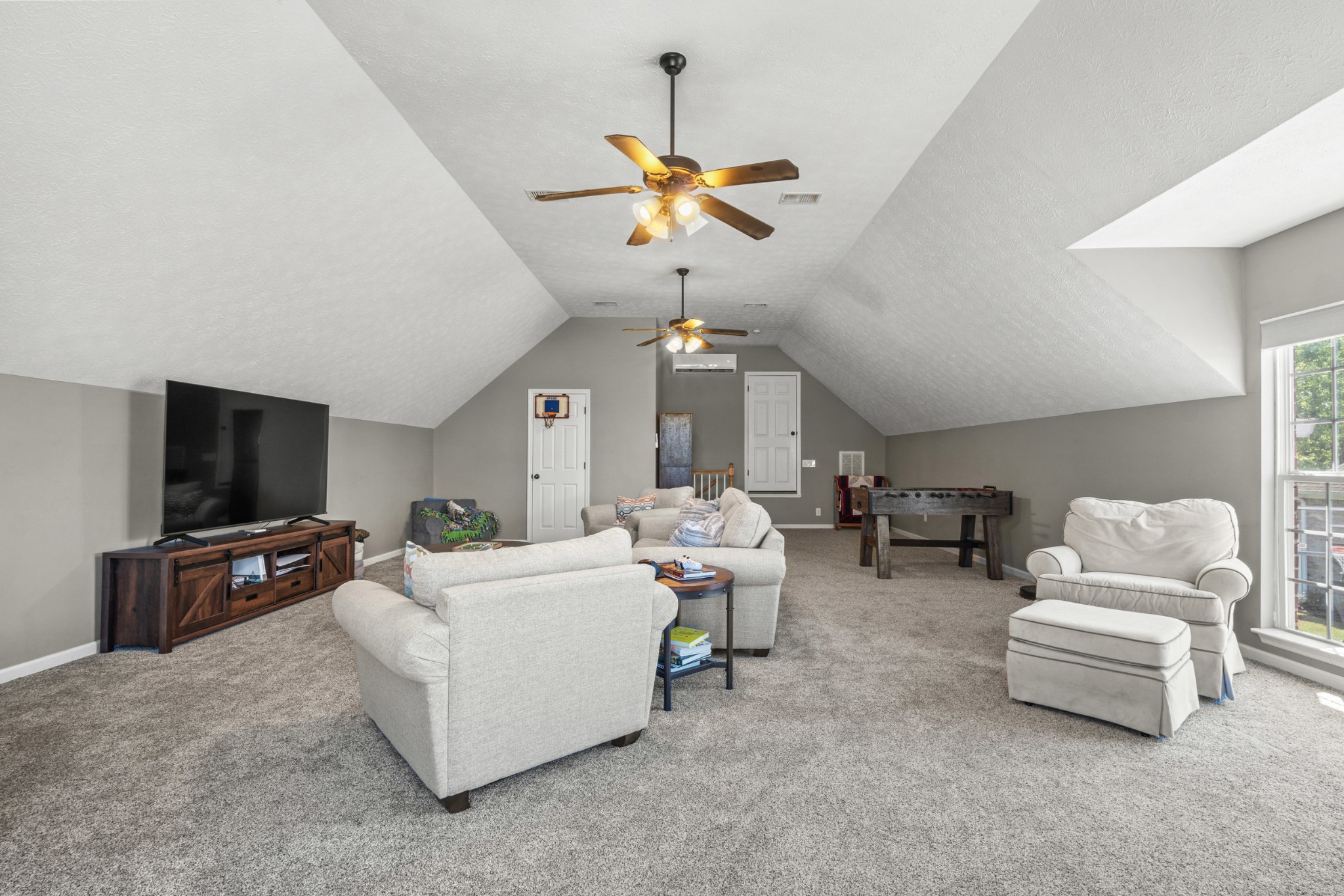 1045 Pittman Dr
