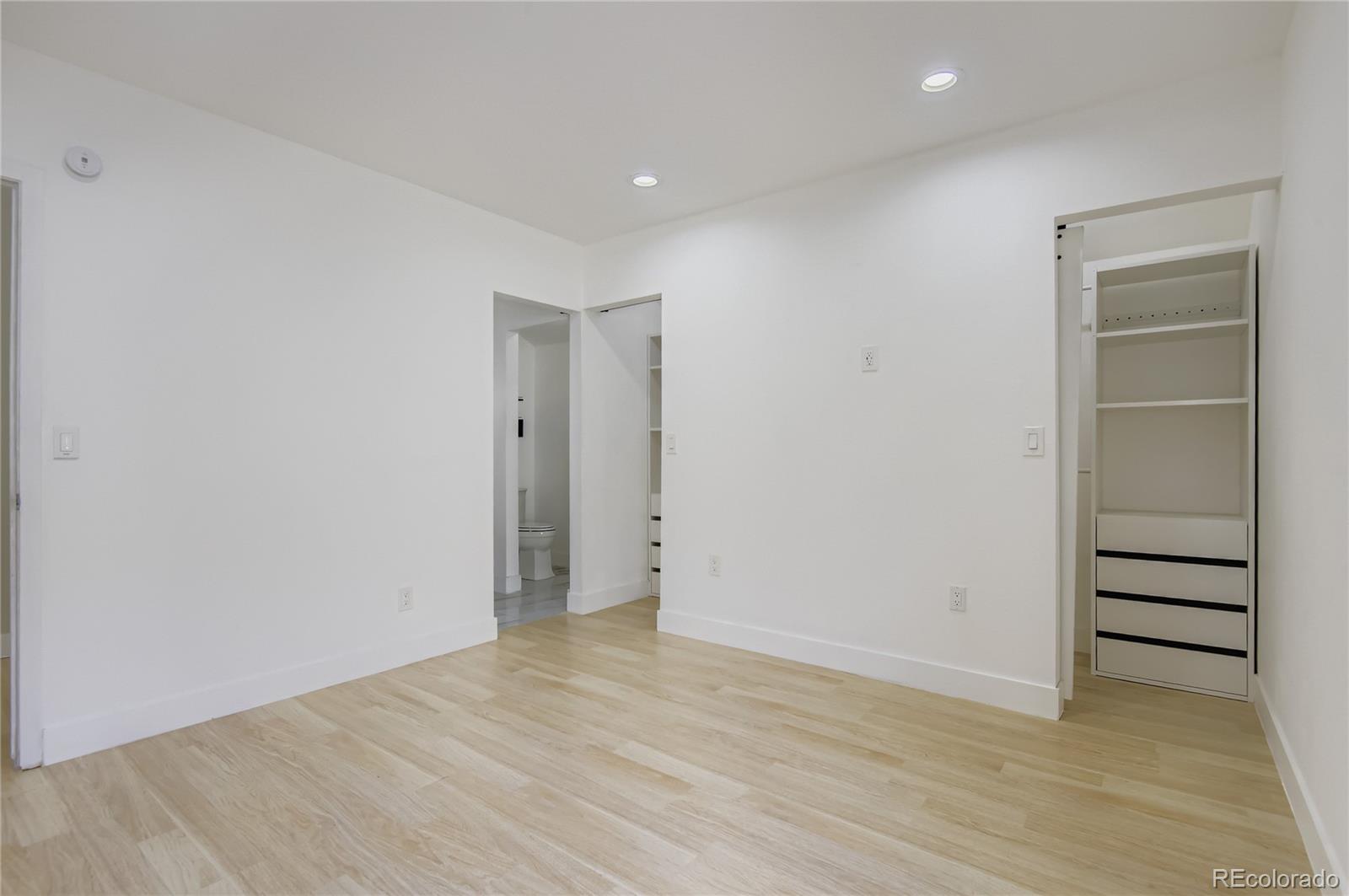 2910 S Revere Street