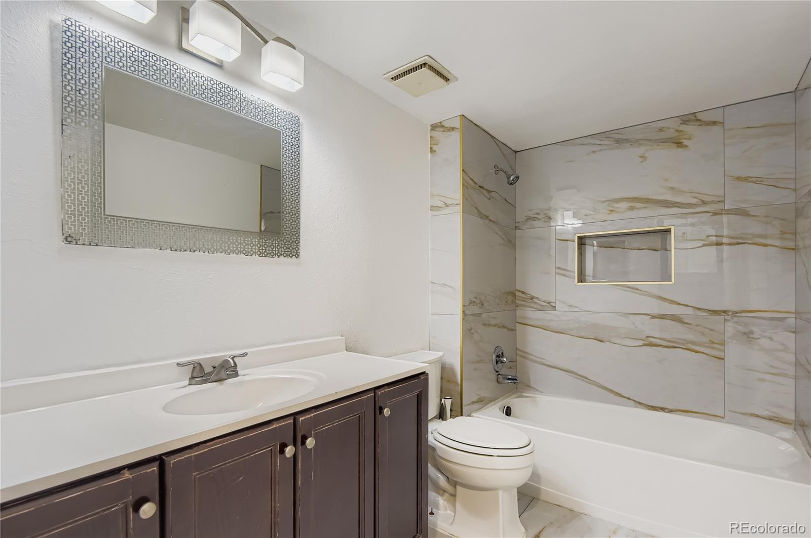 2910 S Revere Street