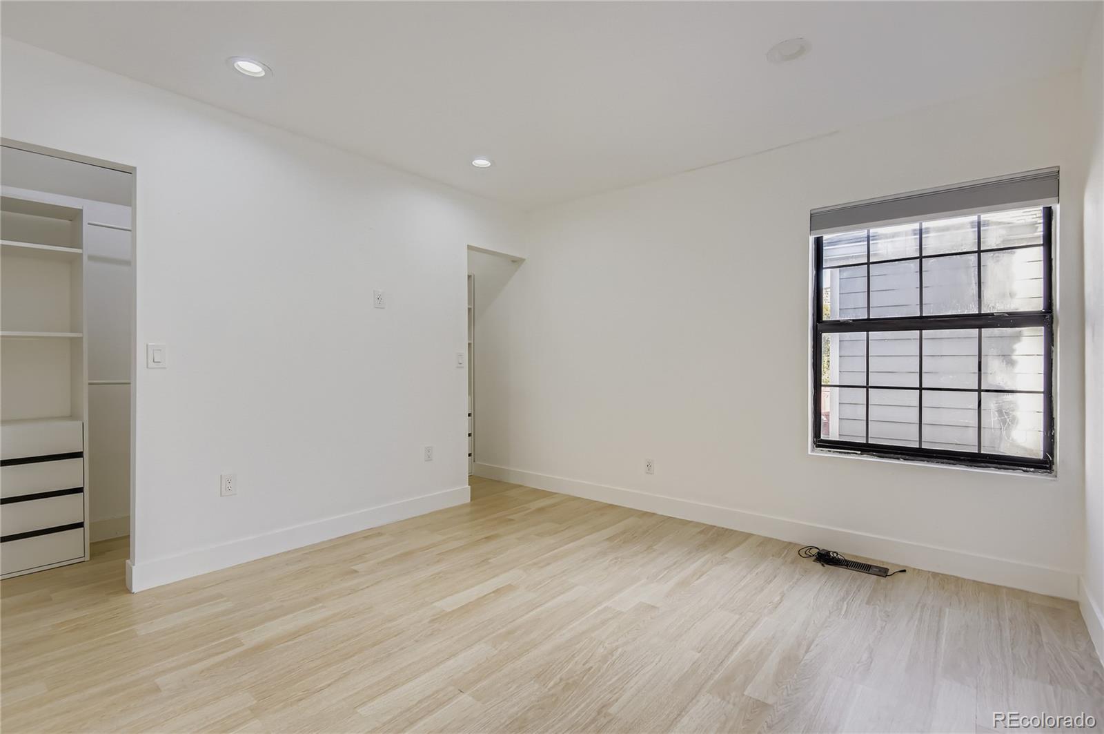 2910 S Revere Street