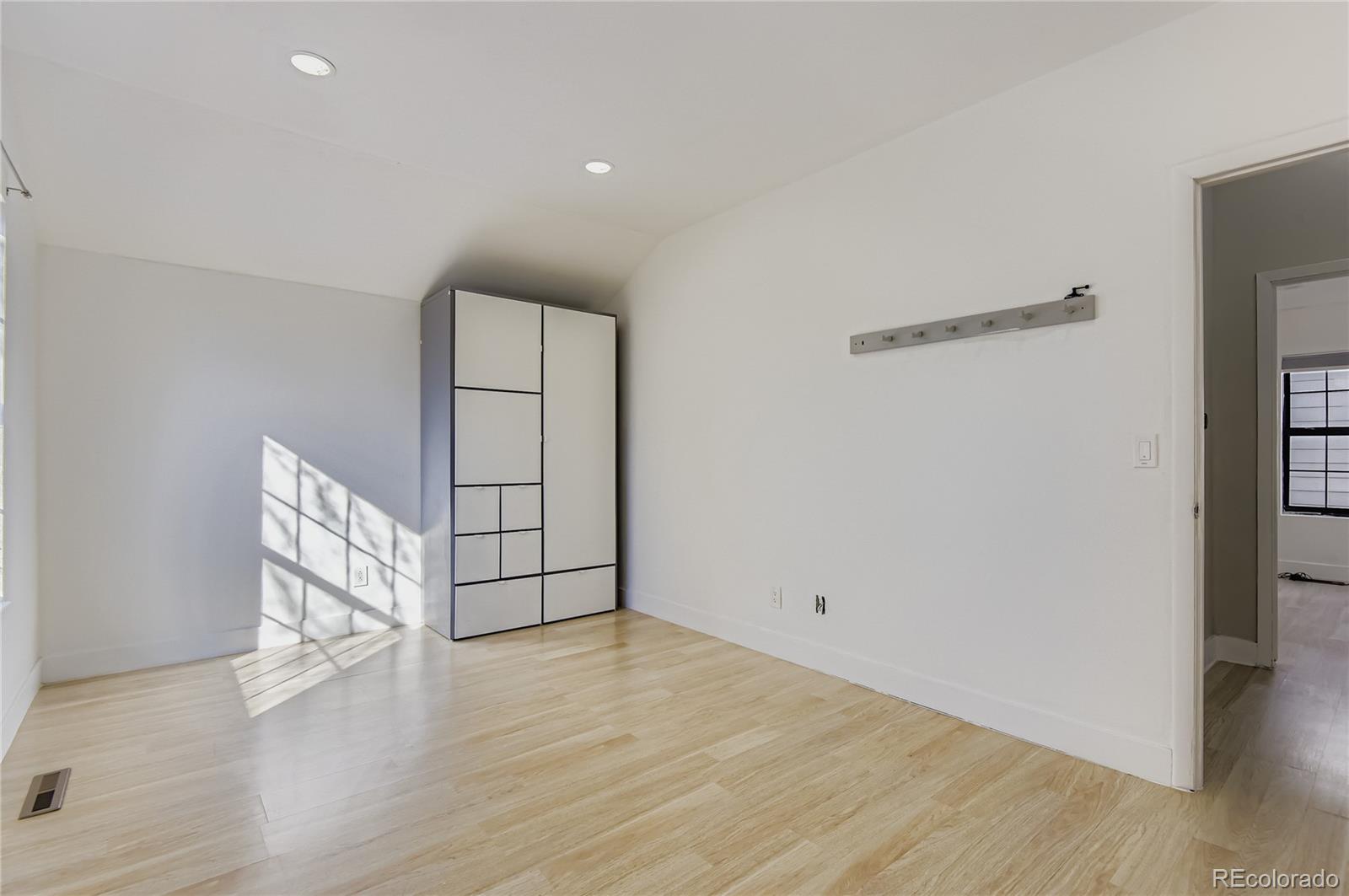 2910 S Revere Street