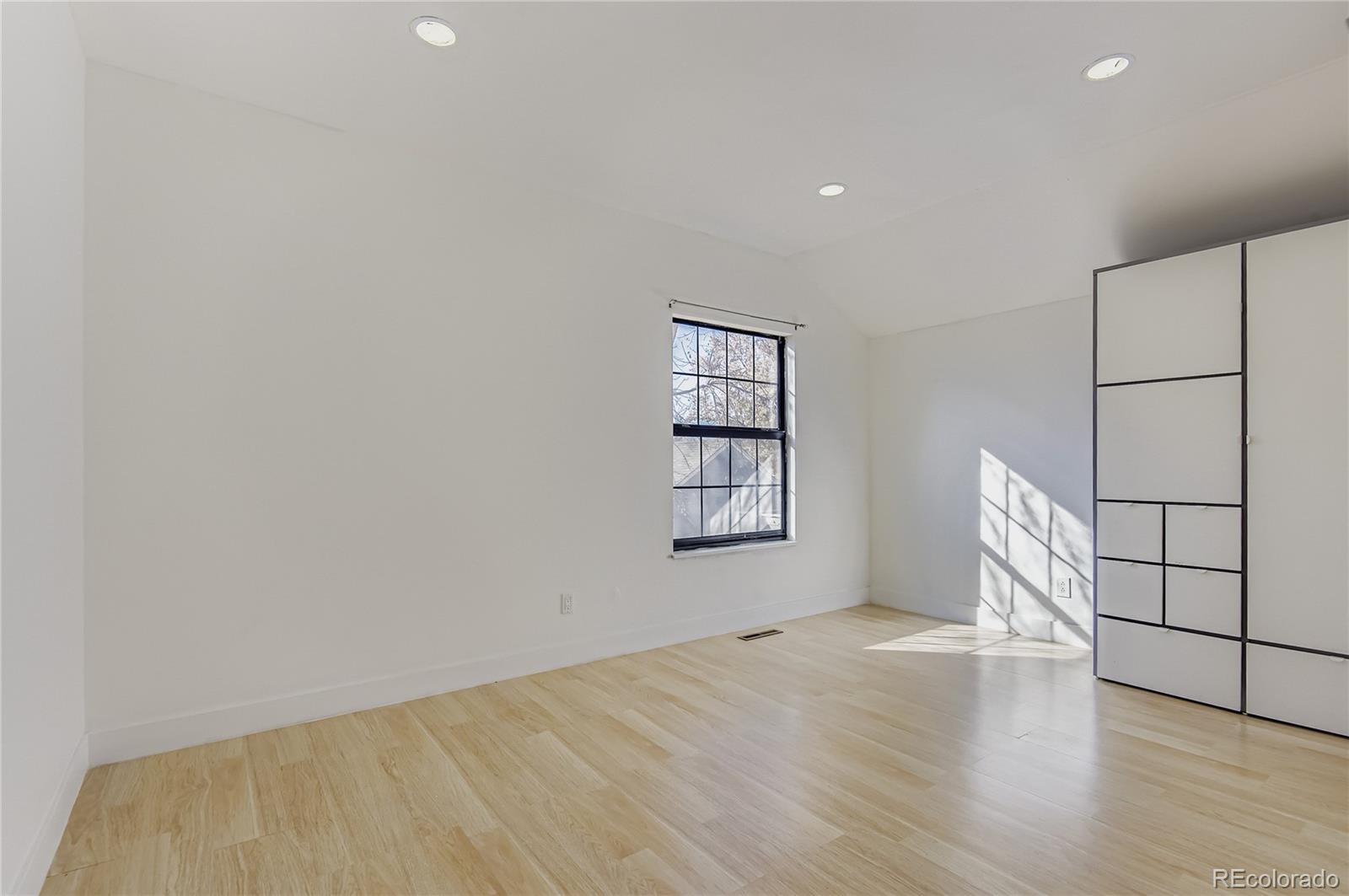 2910 S Revere Street