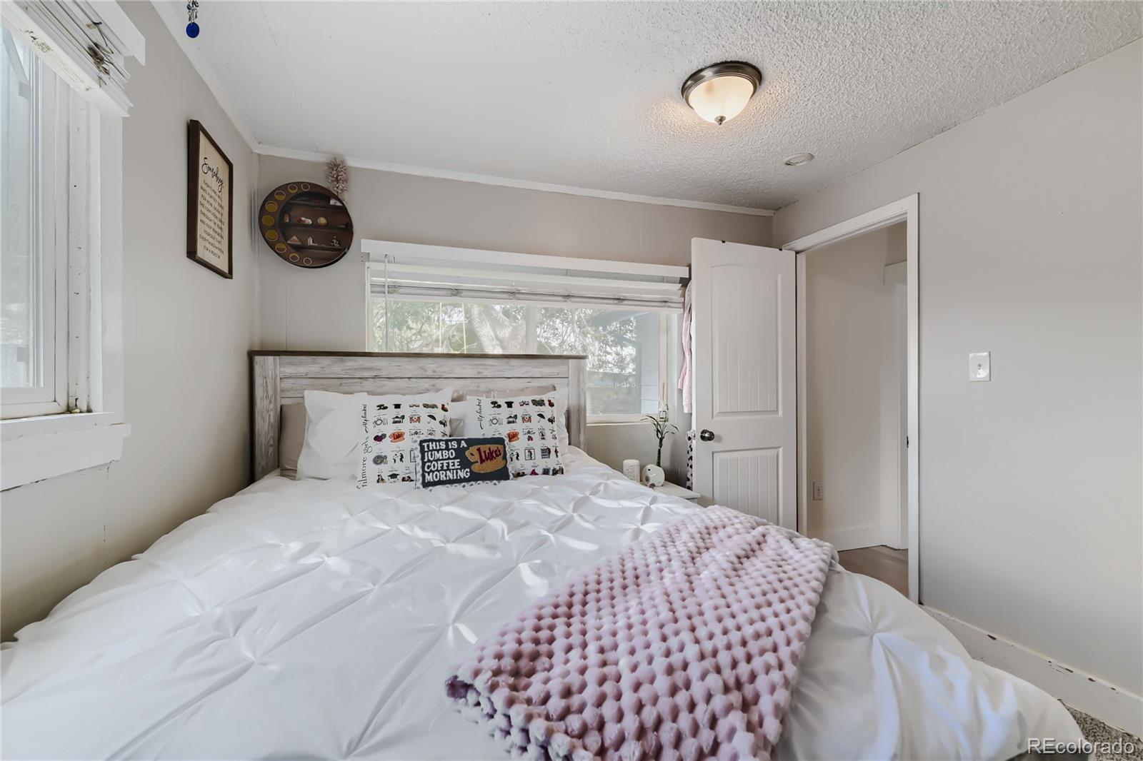 7277 E 68th Place