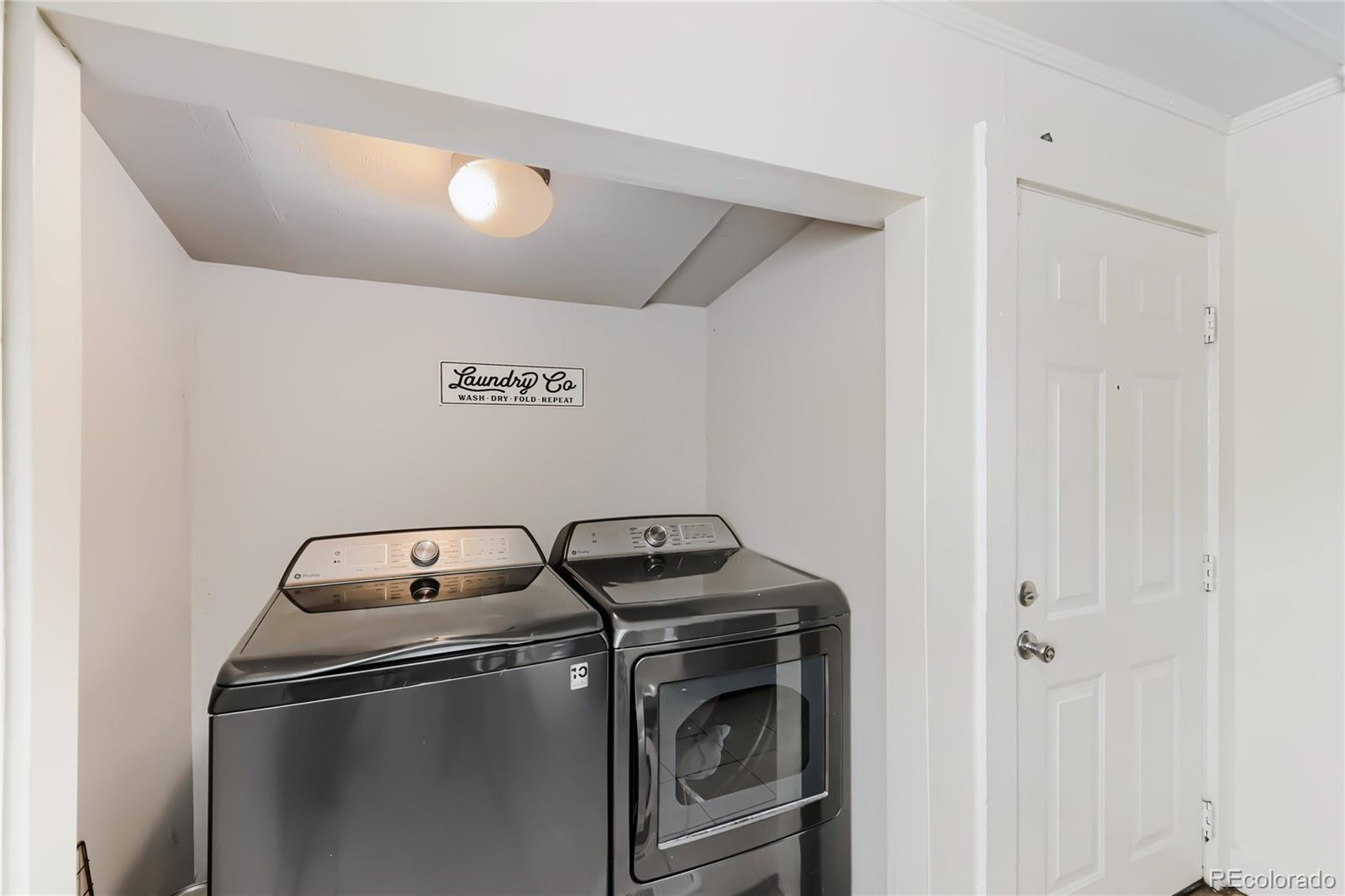 7277 E 68th Place