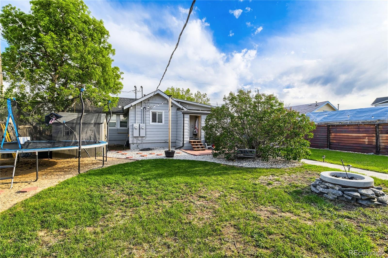 7277 E 68th Place