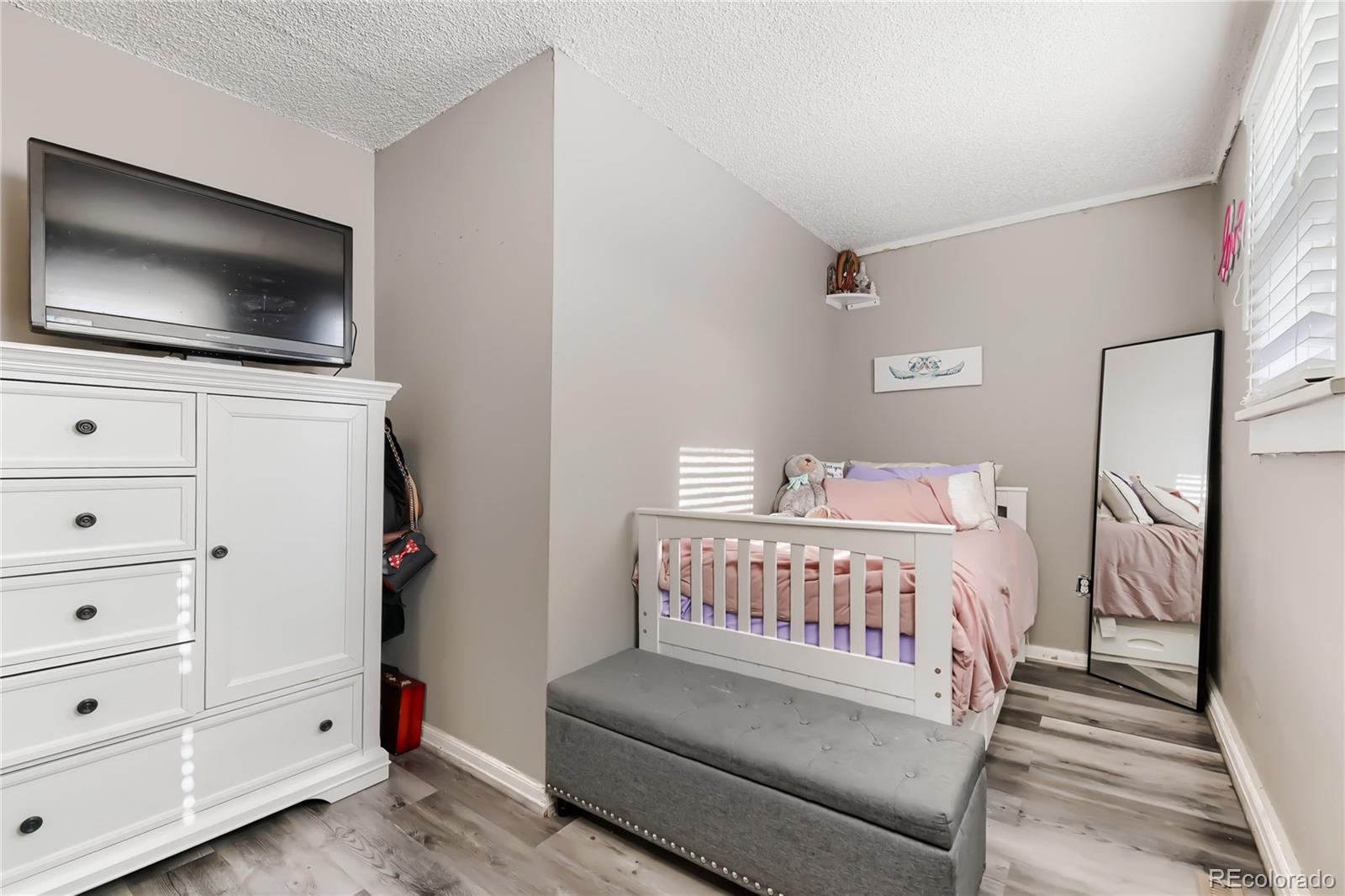 7277 E 68th Place