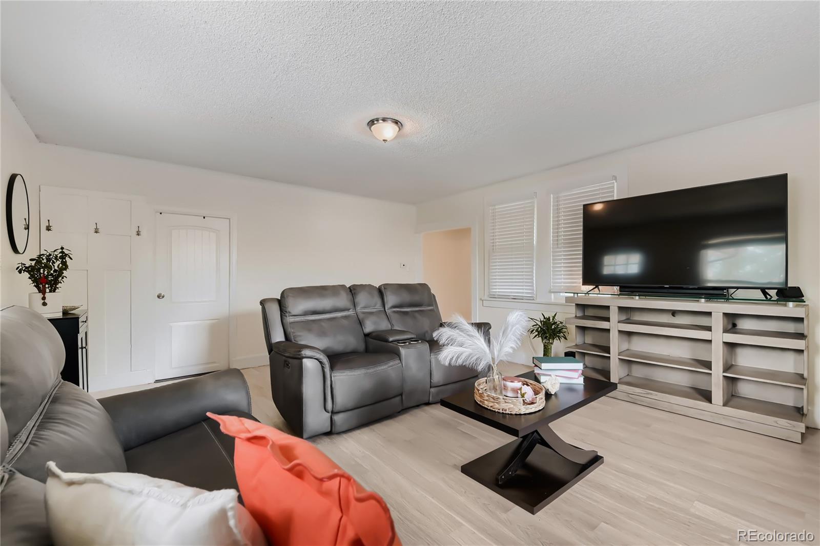 7277 E 68th Place