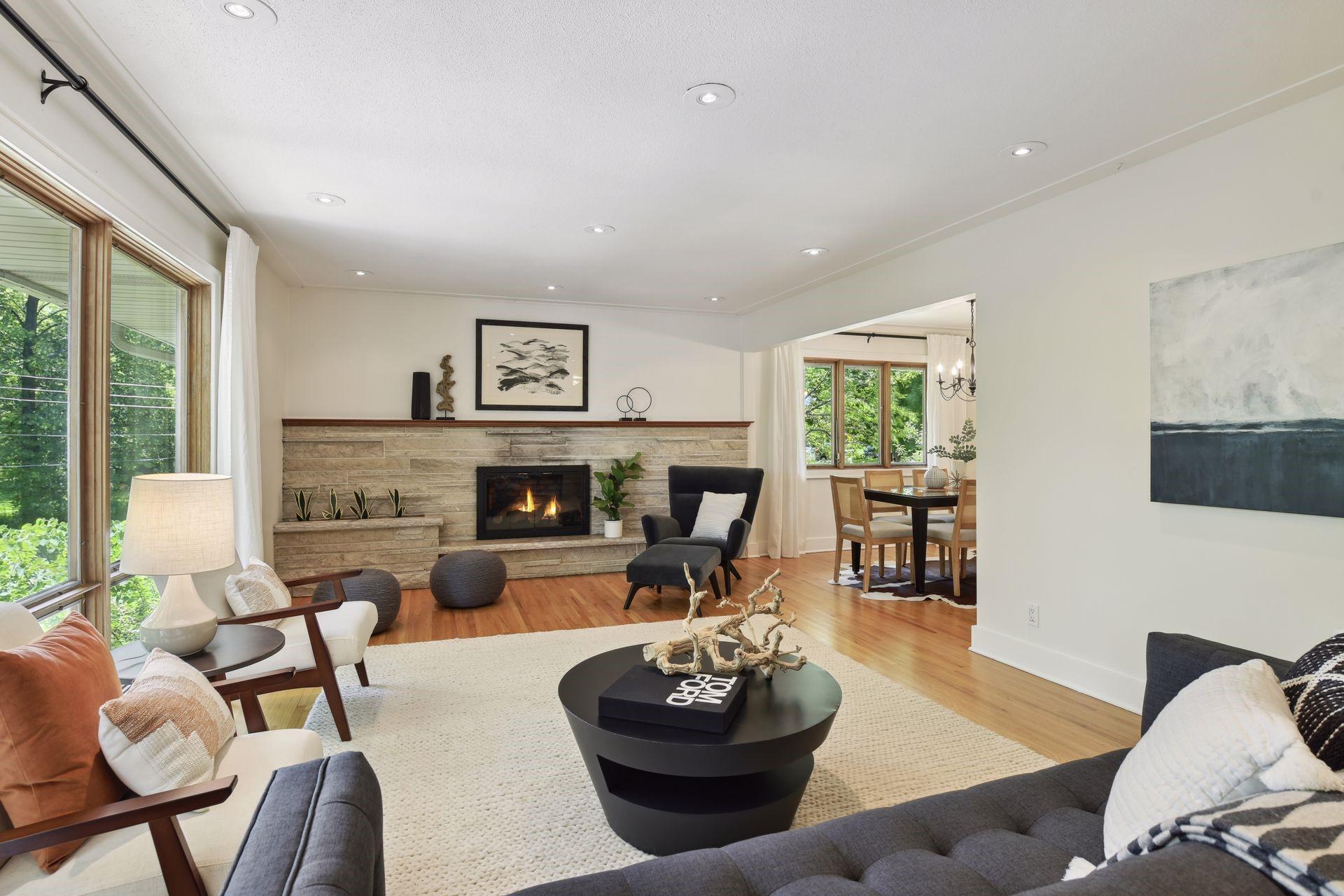 6621 Hillside Lane