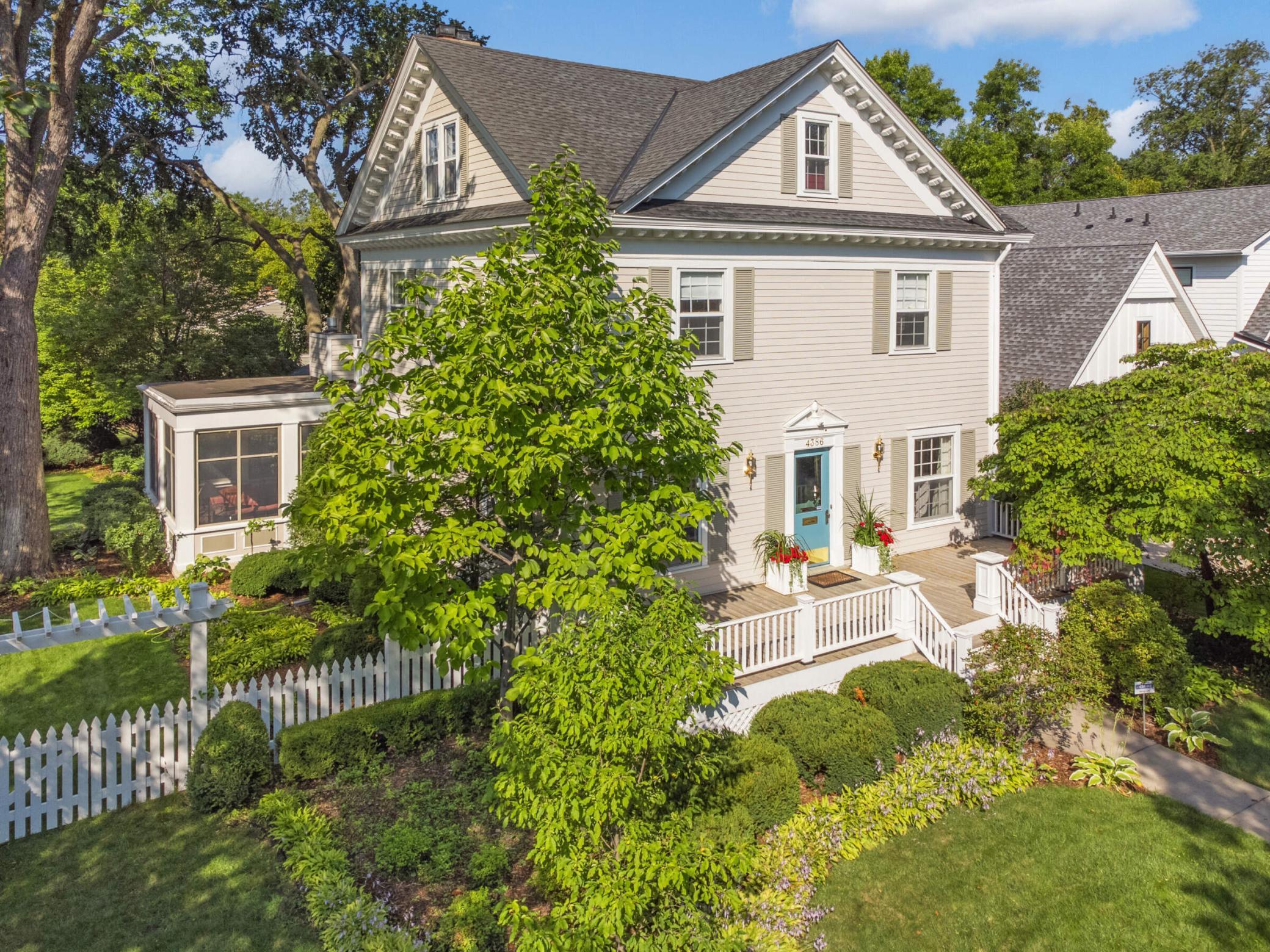 4386 Wooddale Avenue