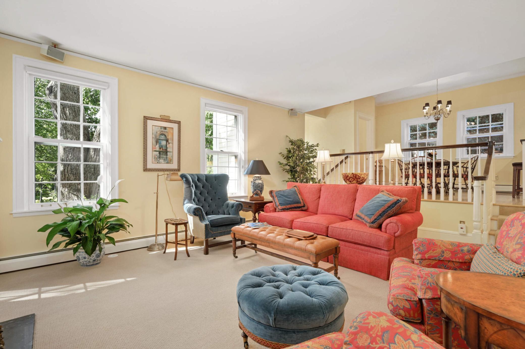 4386 Wooddale Avenue