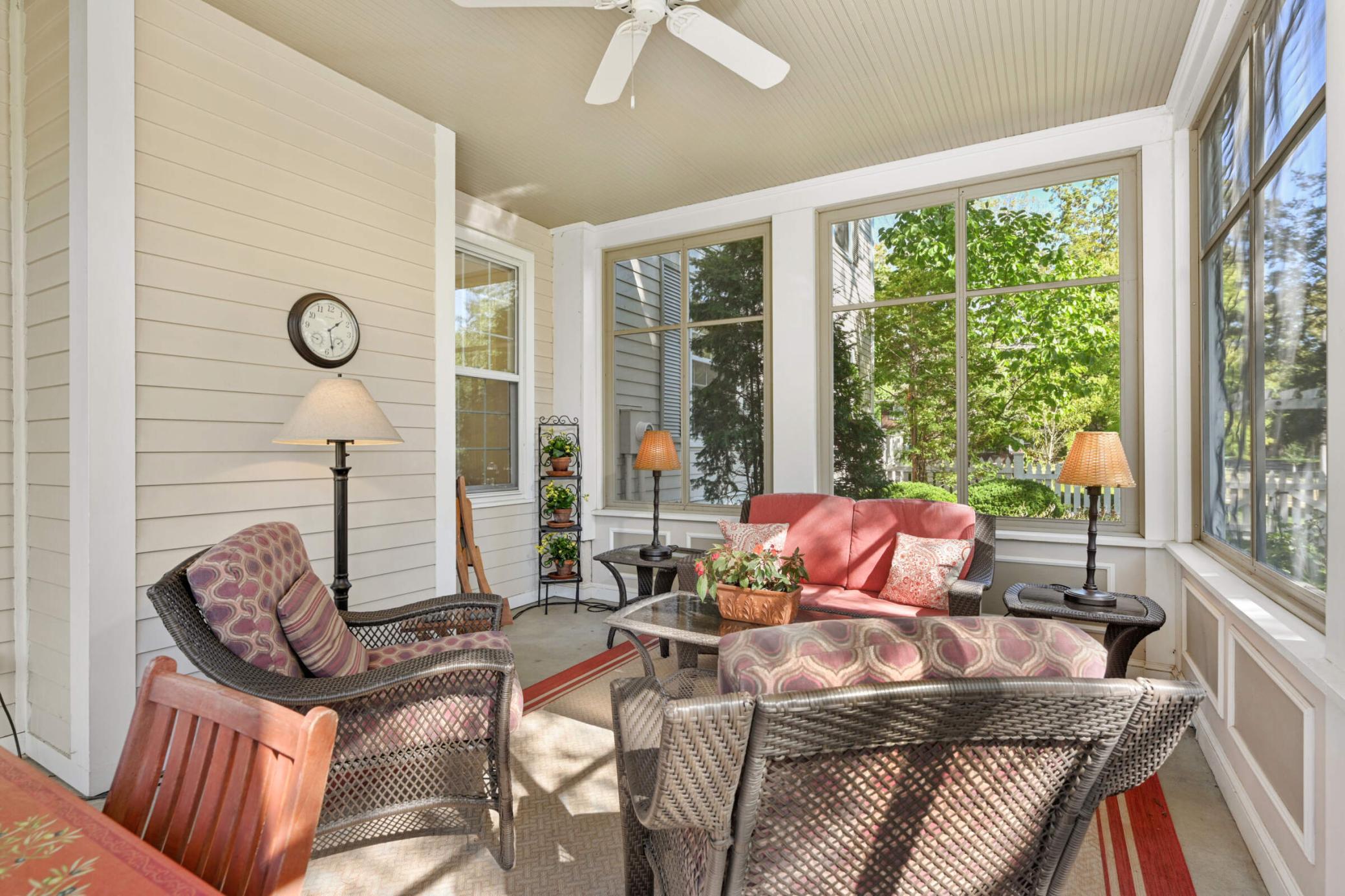 4386 Wooddale Avenue