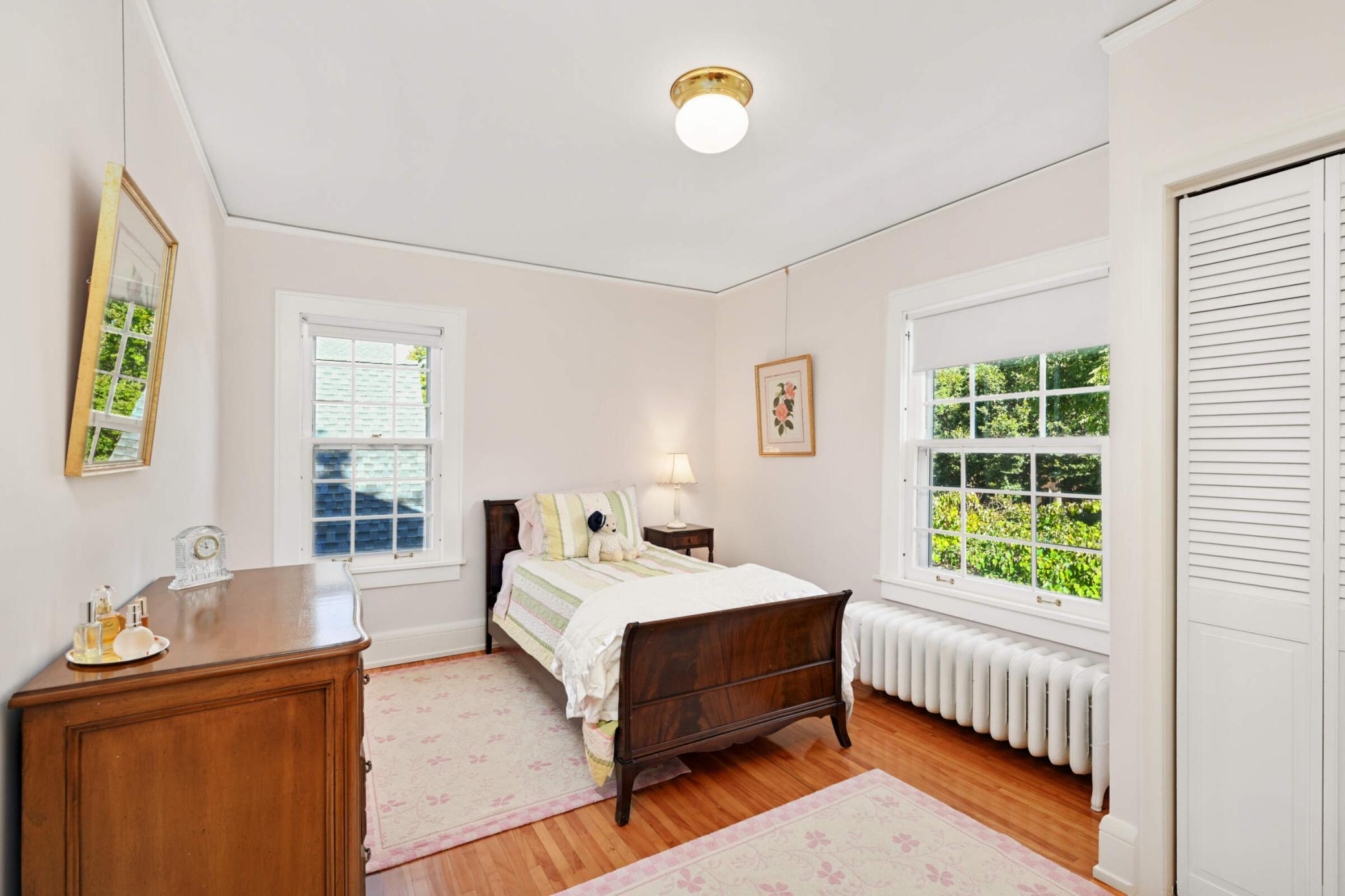 4386 Wooddale Avenue