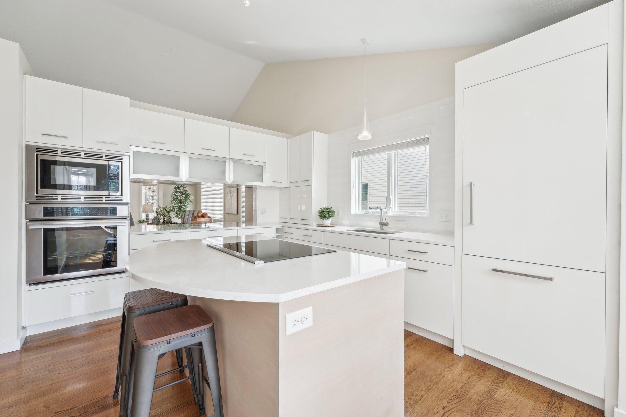 6630 Vernon Hills Road S