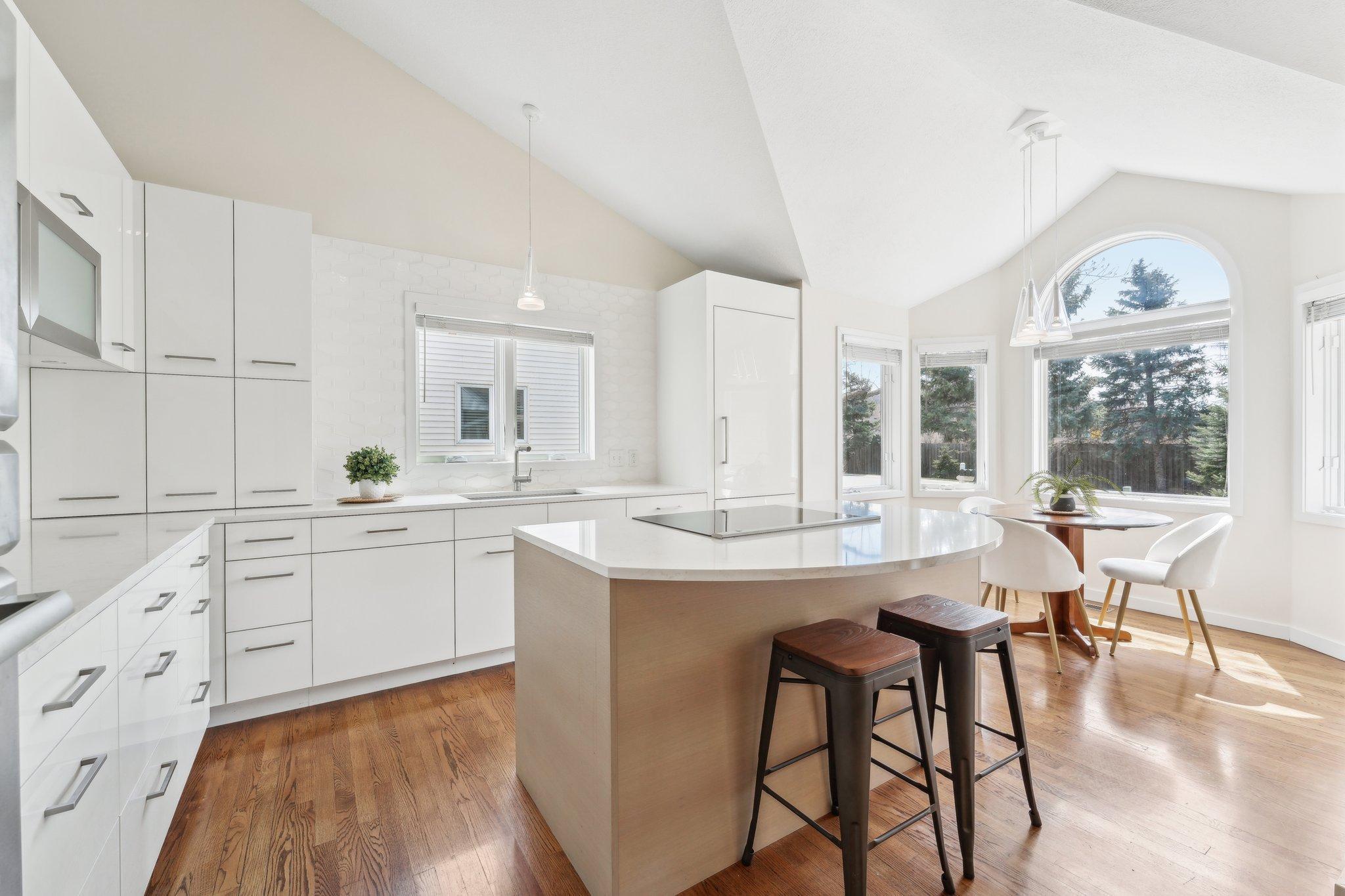 6630 Vernon Hills Road S