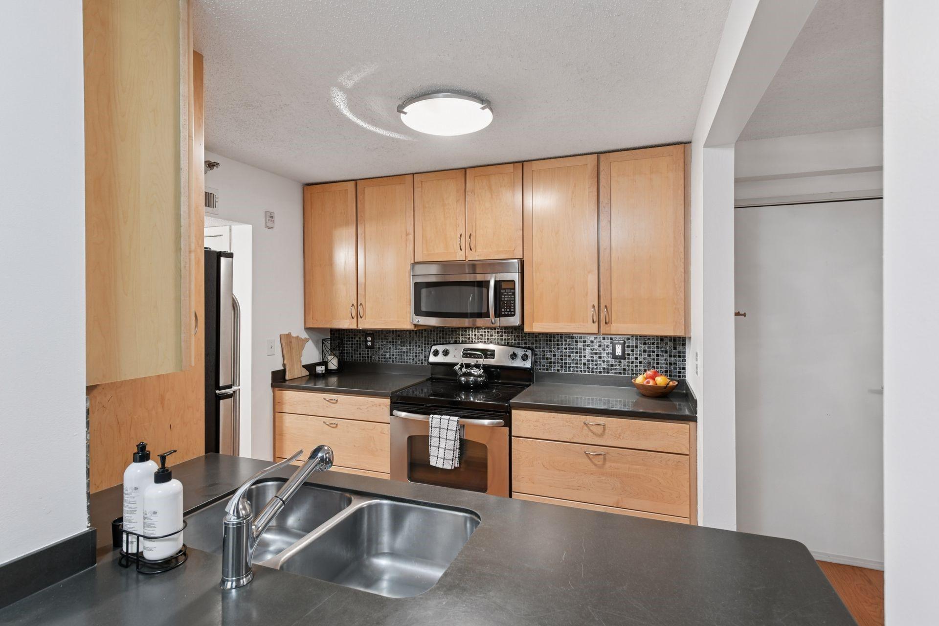 52 Groveland Terrace Unit: A211
