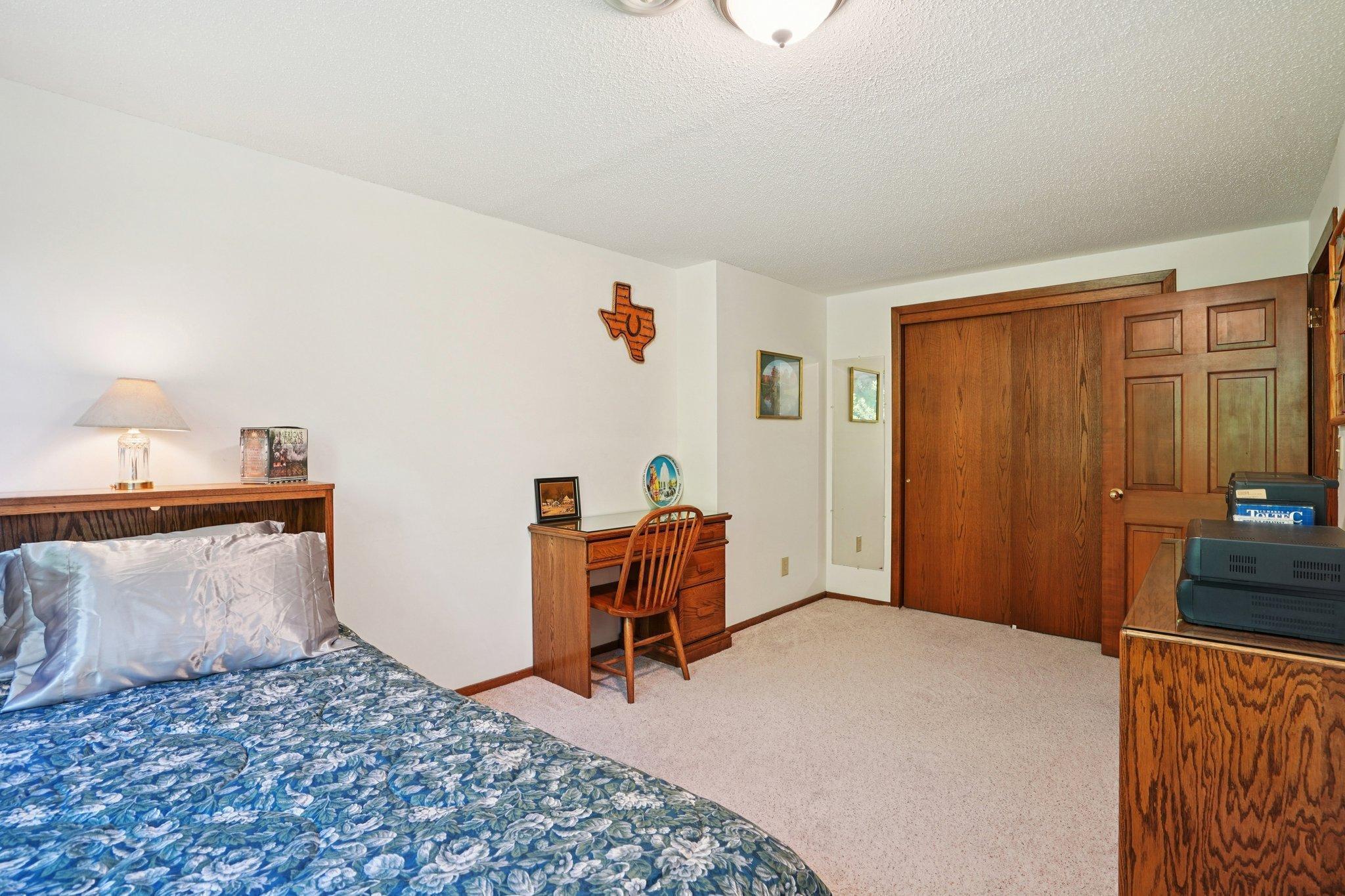 4855 Cottonwood Lane N