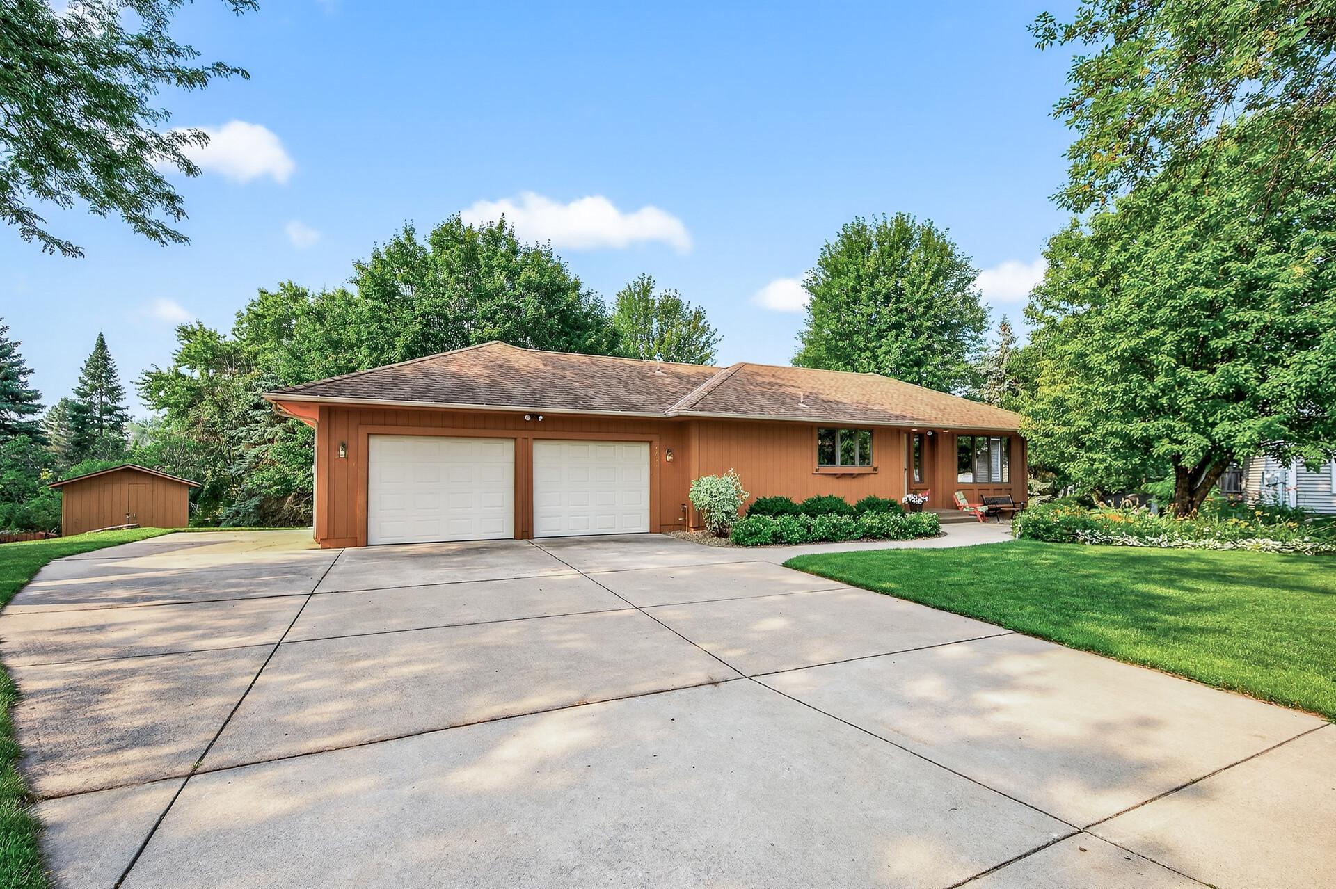 4855 Cottonwood Lane N