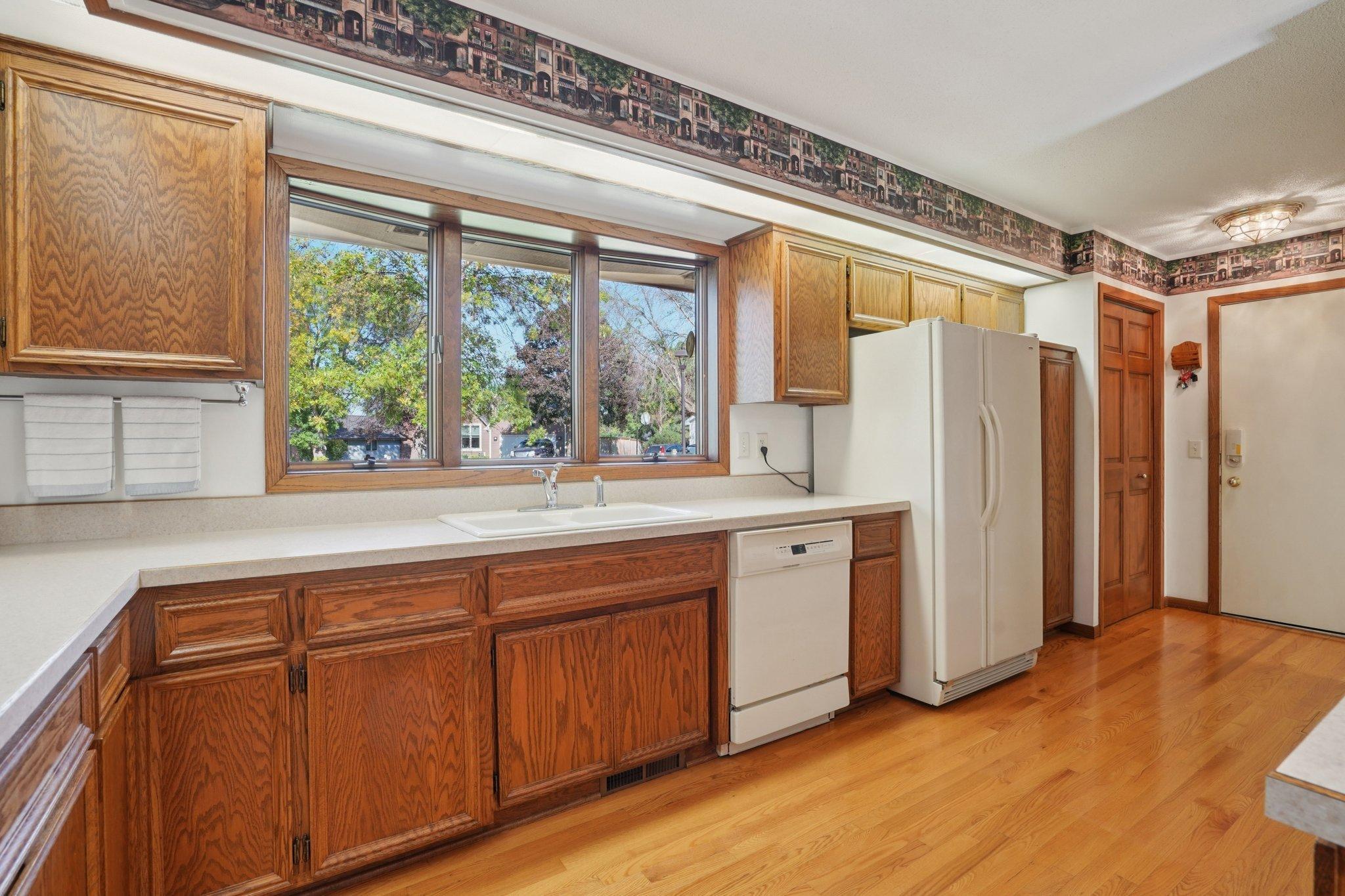 4855 Cottonwood Lane N