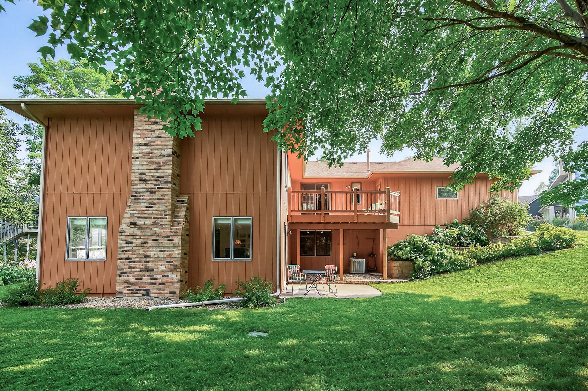 4855 Cottonwood Lane N