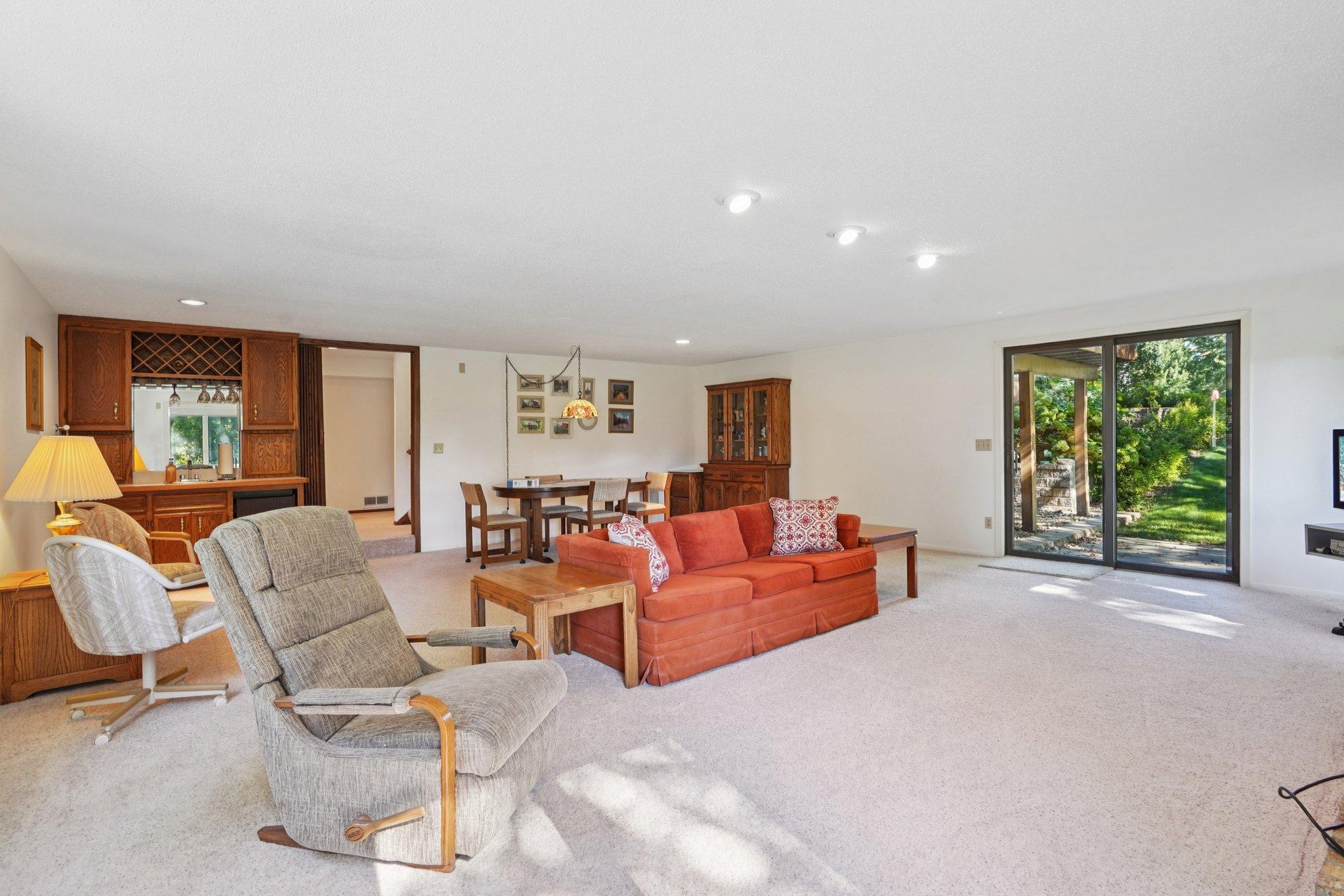 4855 Cottonwood Lane N