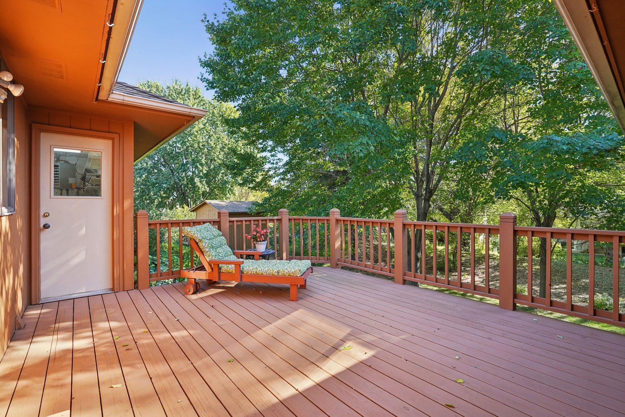 4855 Cottonwood Lane N