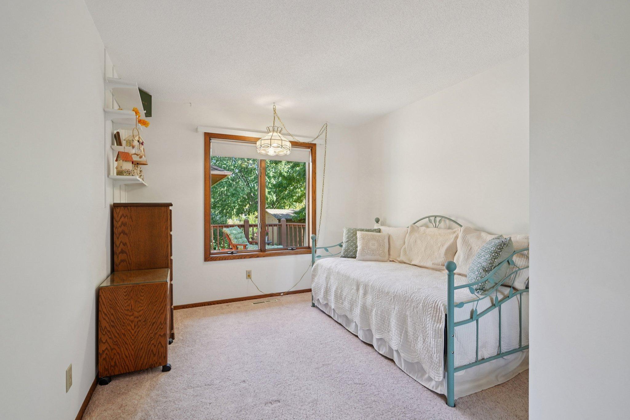 4855 Cottonwood Lane N