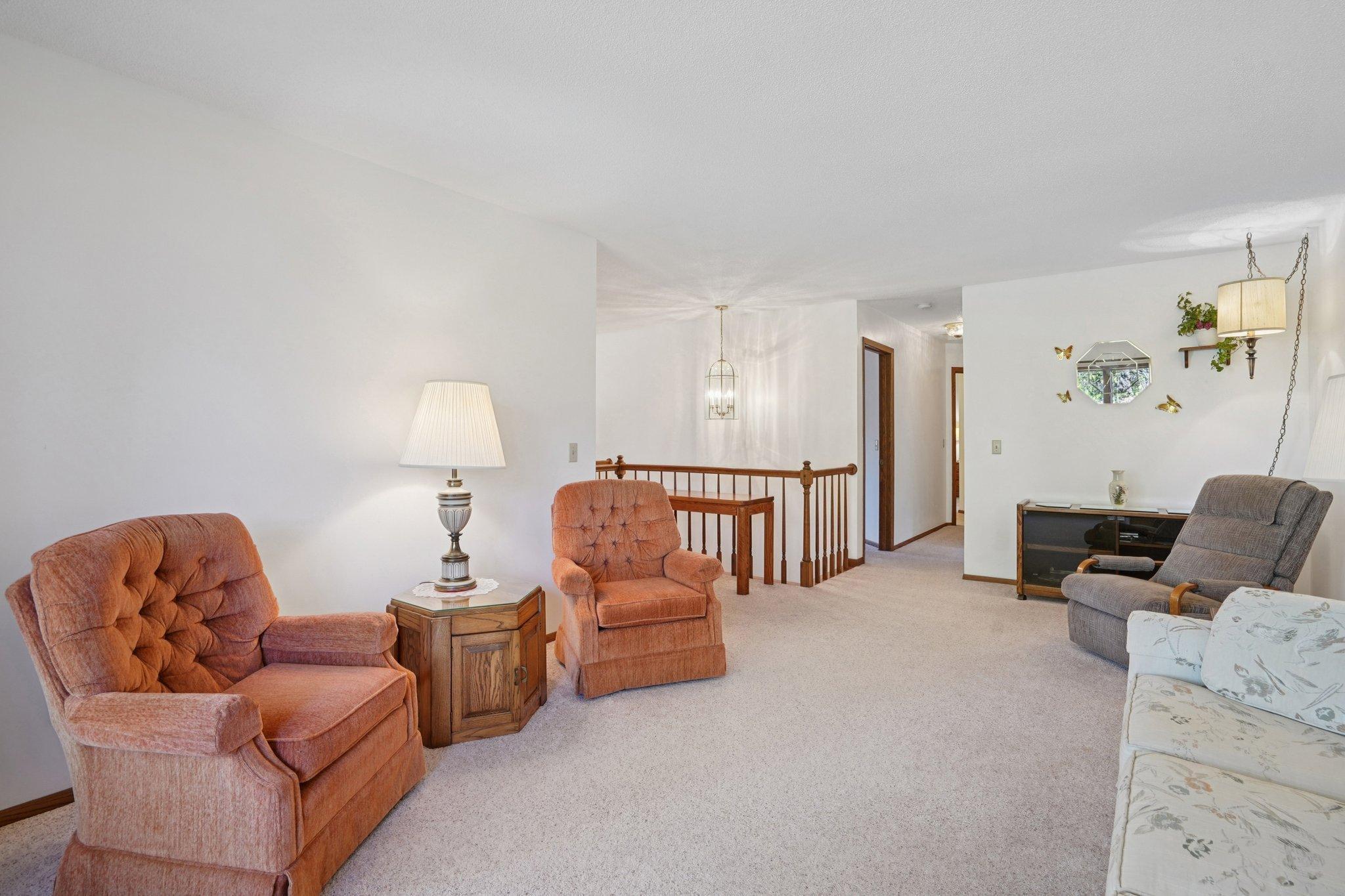 4855 Cottonwood Lane N