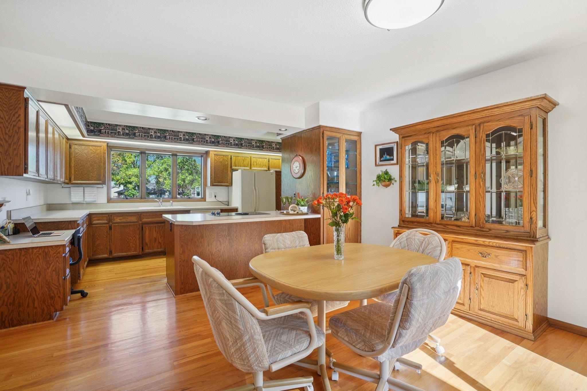 4855 Cottonwood Lane N