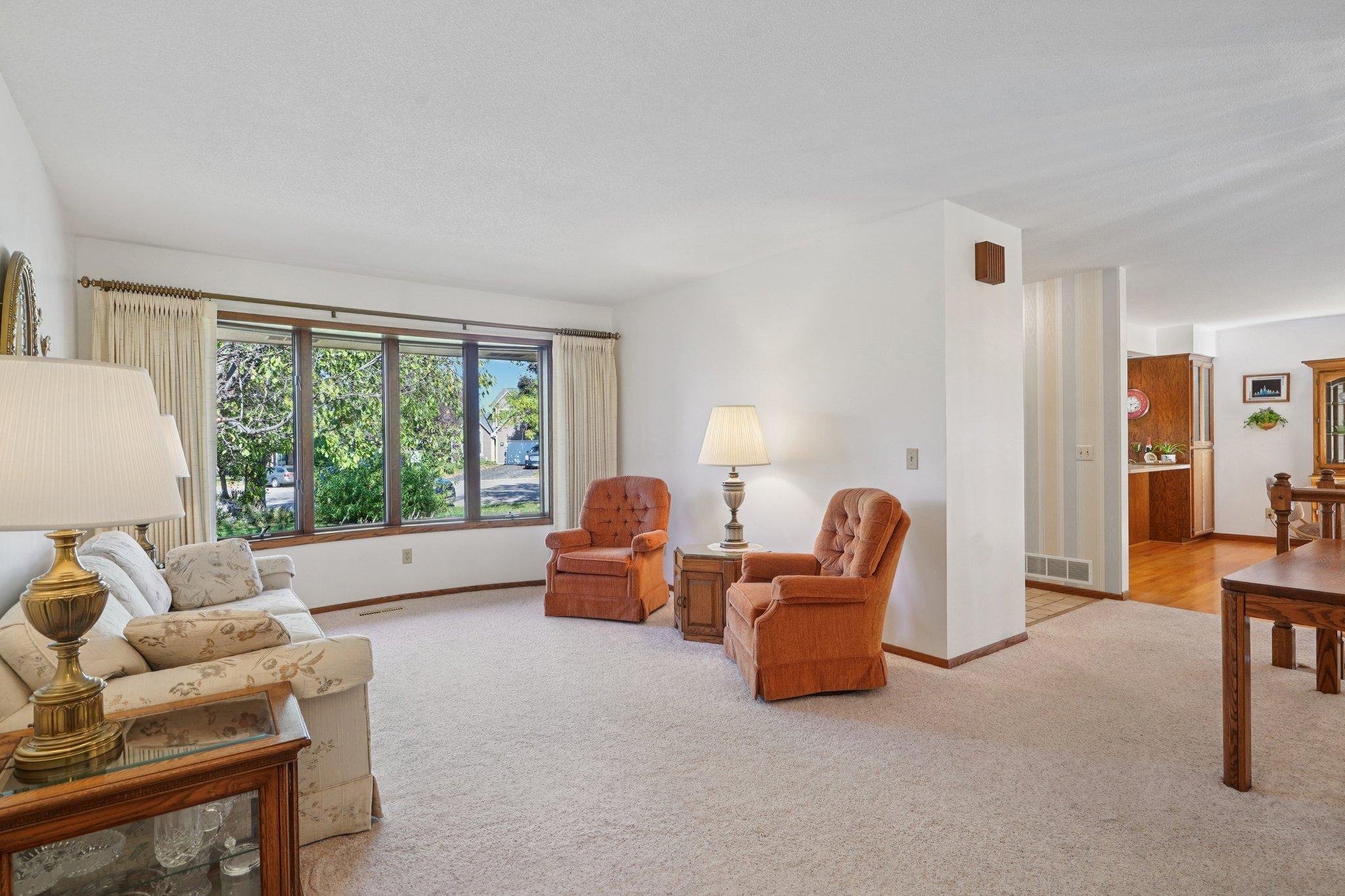 4855 Cottonwood Lane N