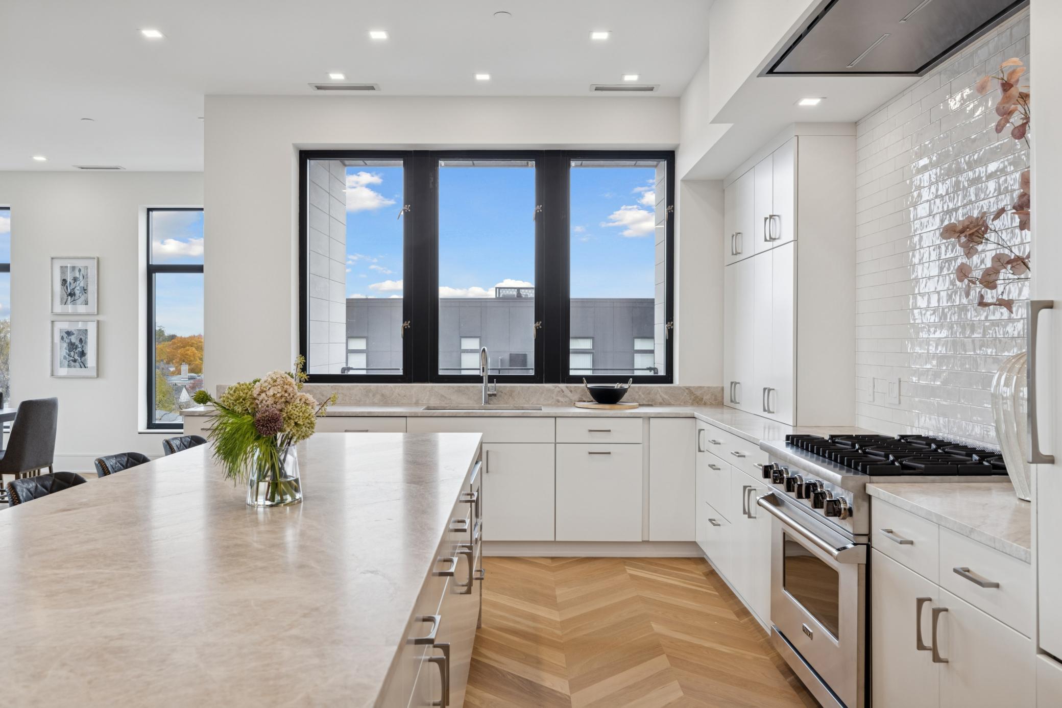 3041 Holmes Avenue S Unit: 501