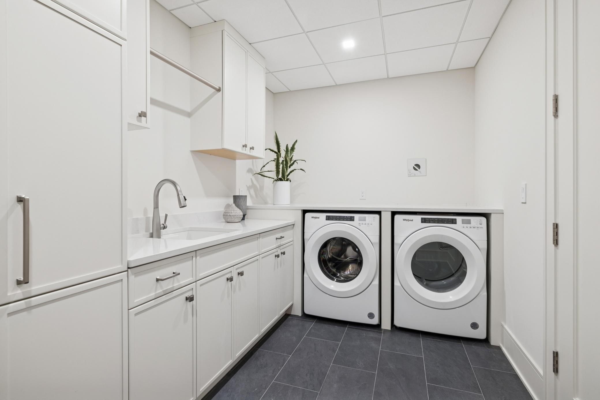 3041 Holmes Avenue S Unit: 501