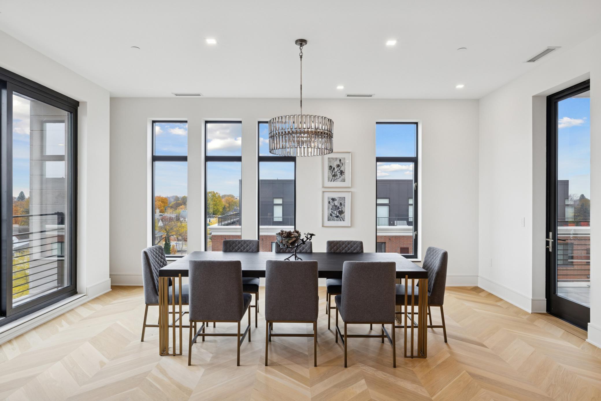 3041 Holmes Avenue S Unit: 501