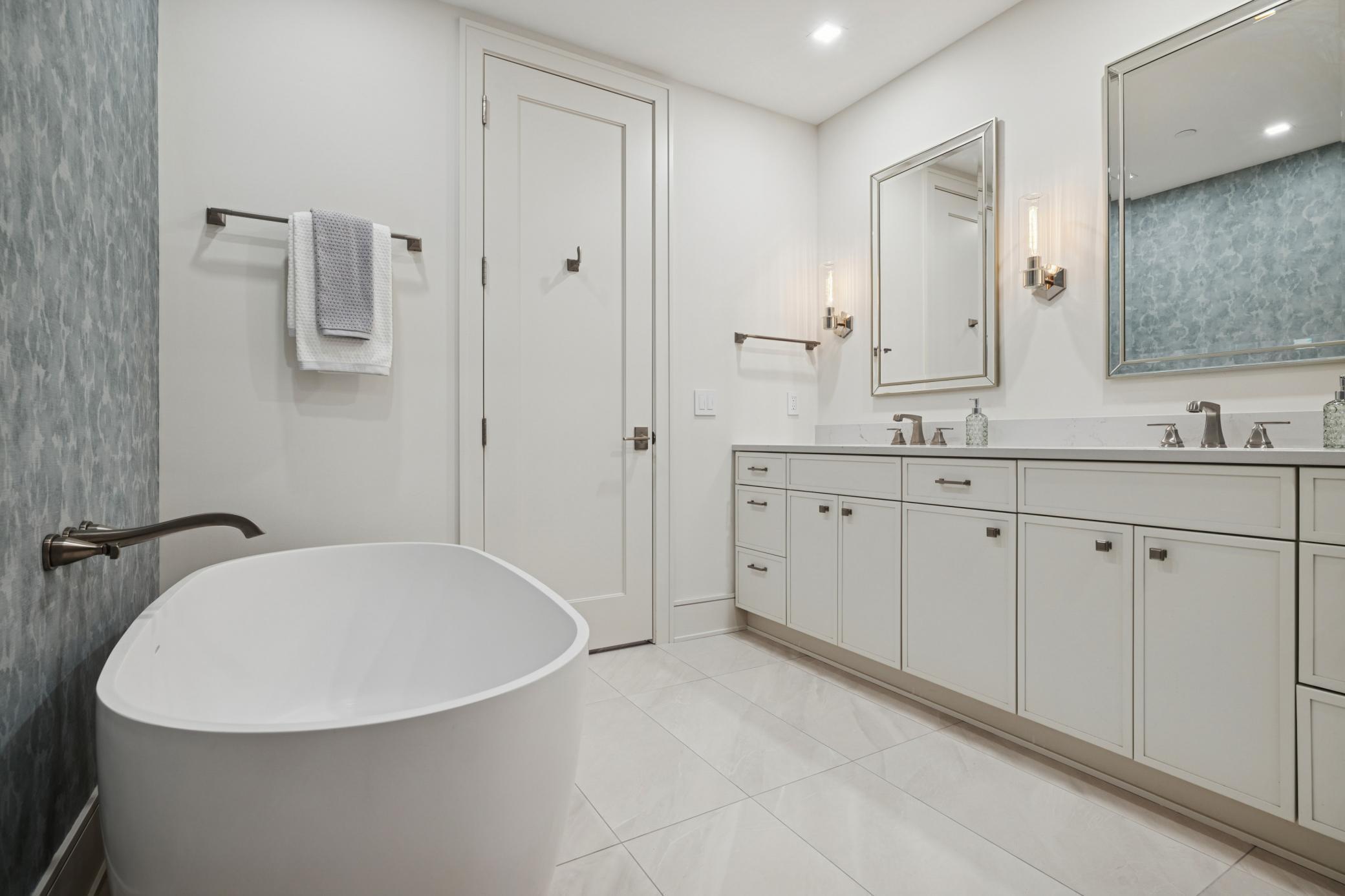 3041 Holmes Avenue S Unit: 501