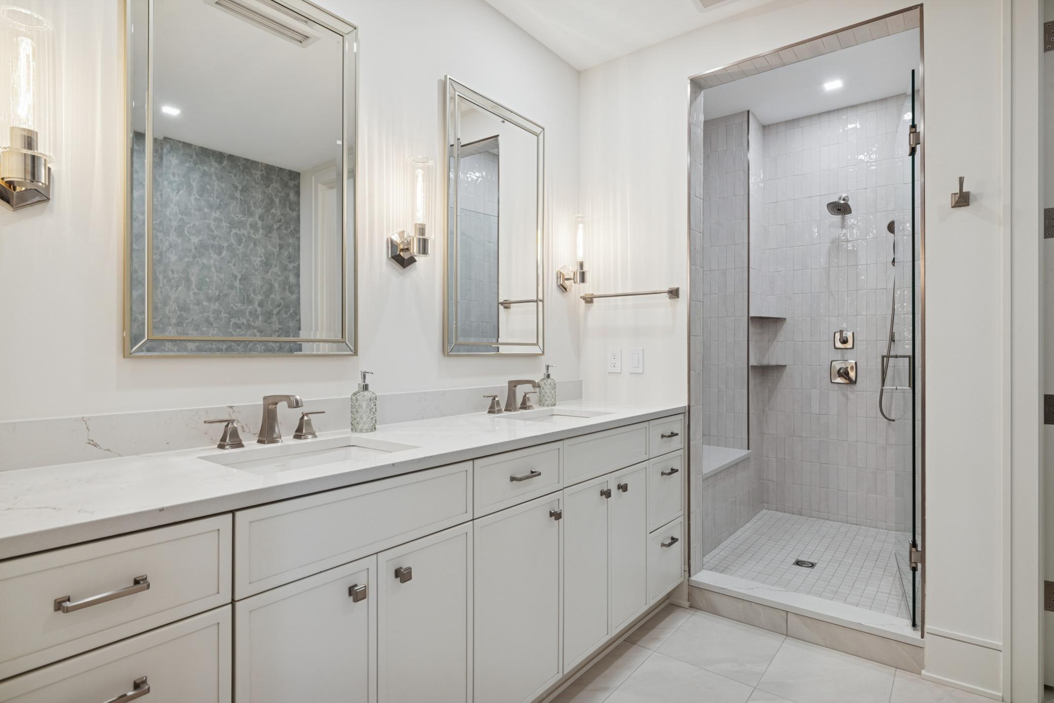 3041 Holmes Avenue S Unit: 501