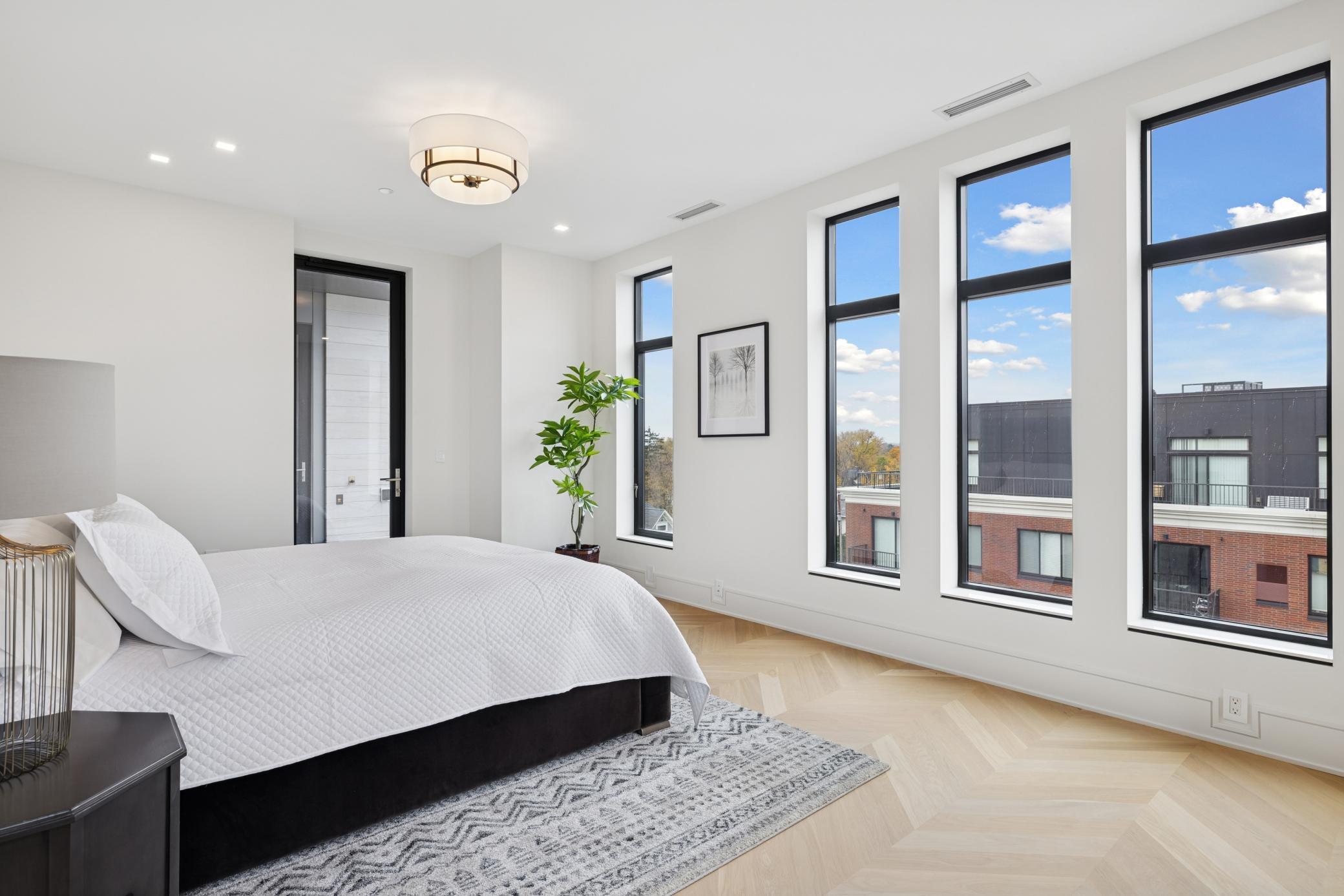 3041 Holmes Avenue S Unit: 501
